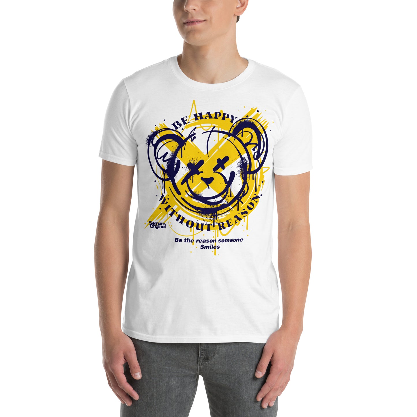 hombre con camiseta be happy without reason teddy bear siempre original urban en color blanco
