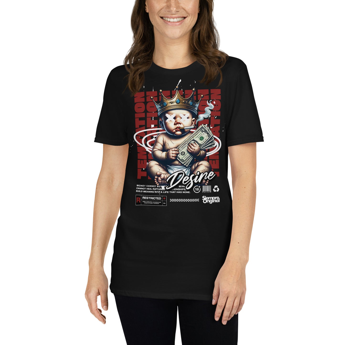mujer con camiseta bebe dinero urbana negra