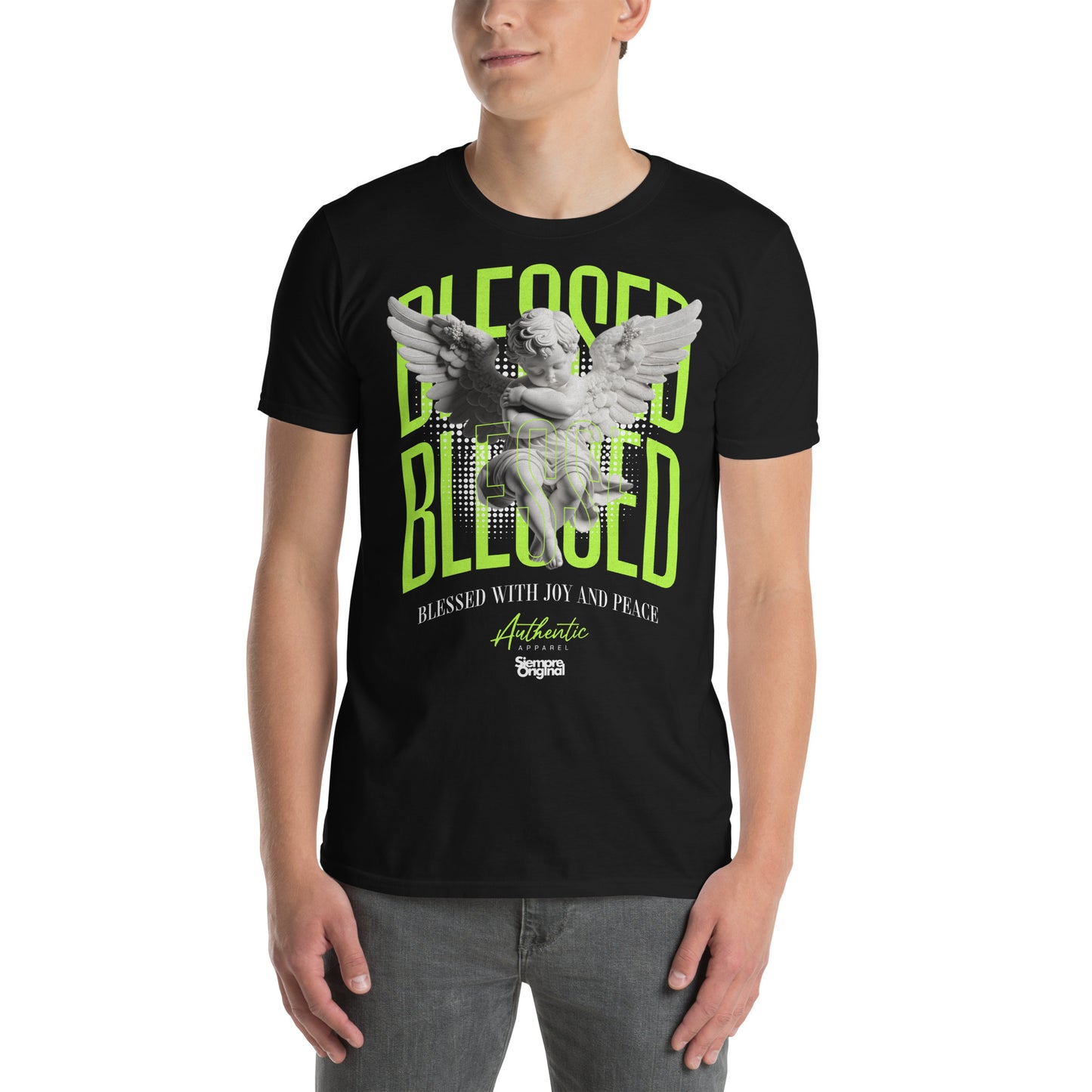 hombre con camiseta blessed angel siempre original urban en color negro