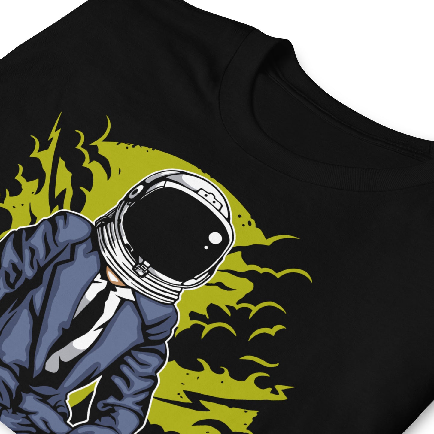 detalle de camiseta business trip astronauta siempre original urban en color negro