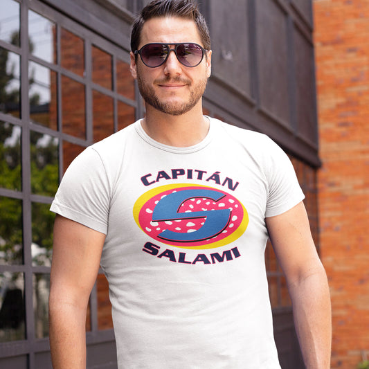 Hombre con camiseta blanca Capitan Salami de Amador de La que se avecina