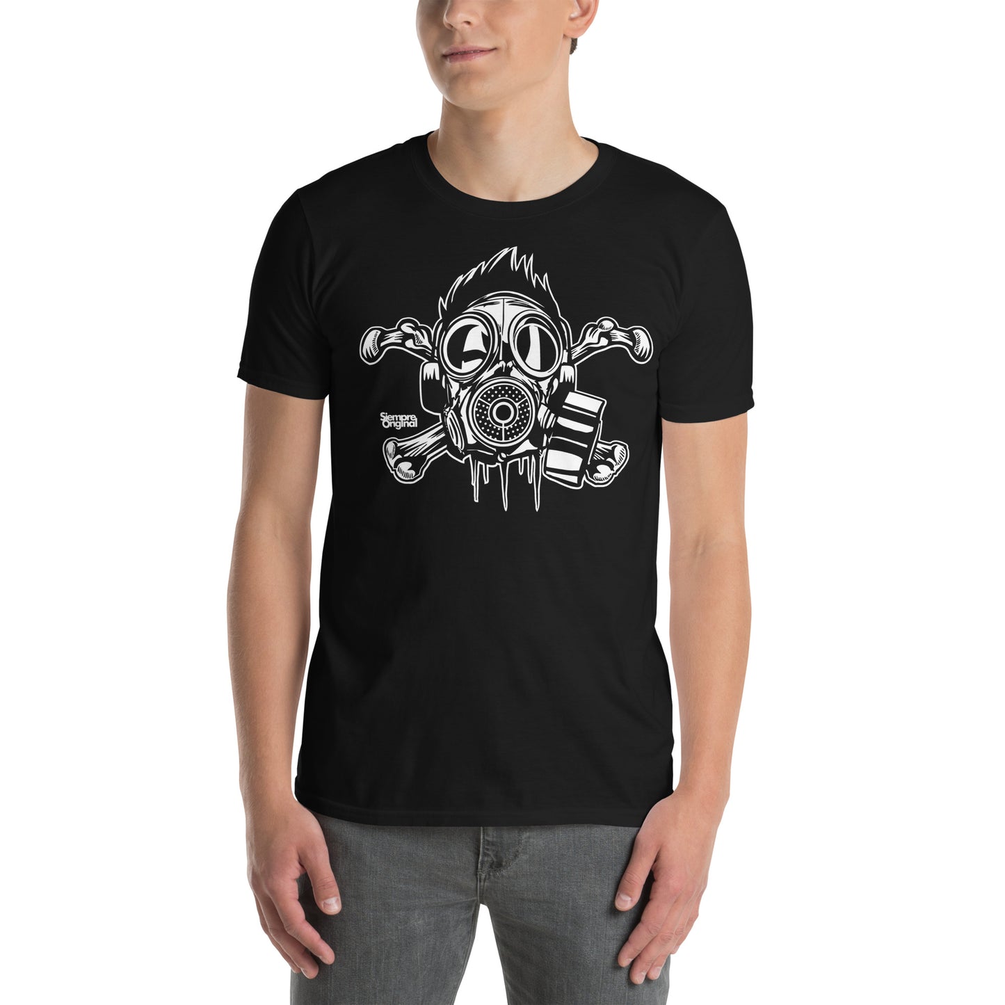 hombre con camiseta cross bones gasmask bandera pirata siempre original urban en color negro
