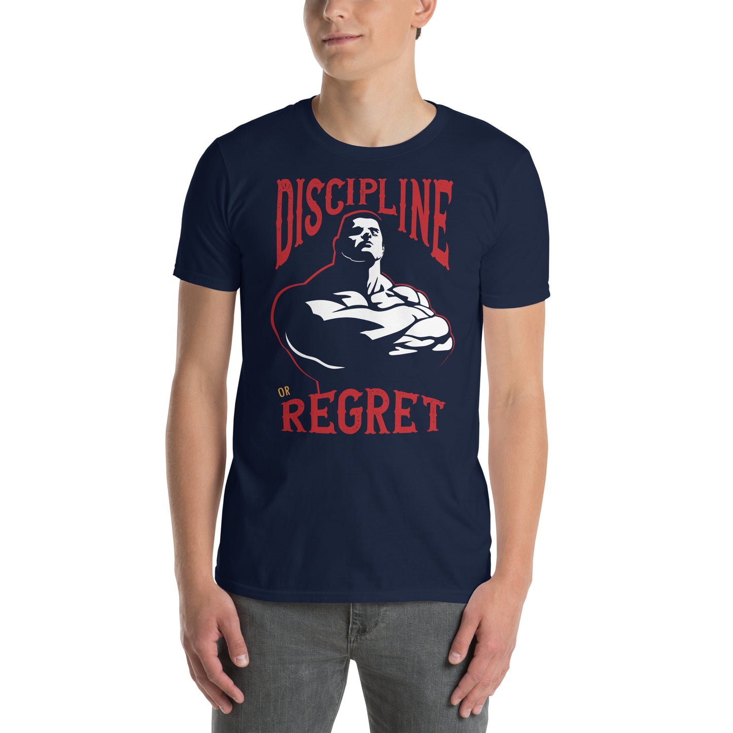 hombre con camiseta discipline or regret disciplina gym gimnasio fitness en color azul marino