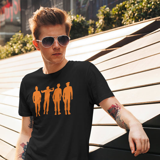 Hombre con camiseta negra con la silueta de los droogs de La naranja mecánica