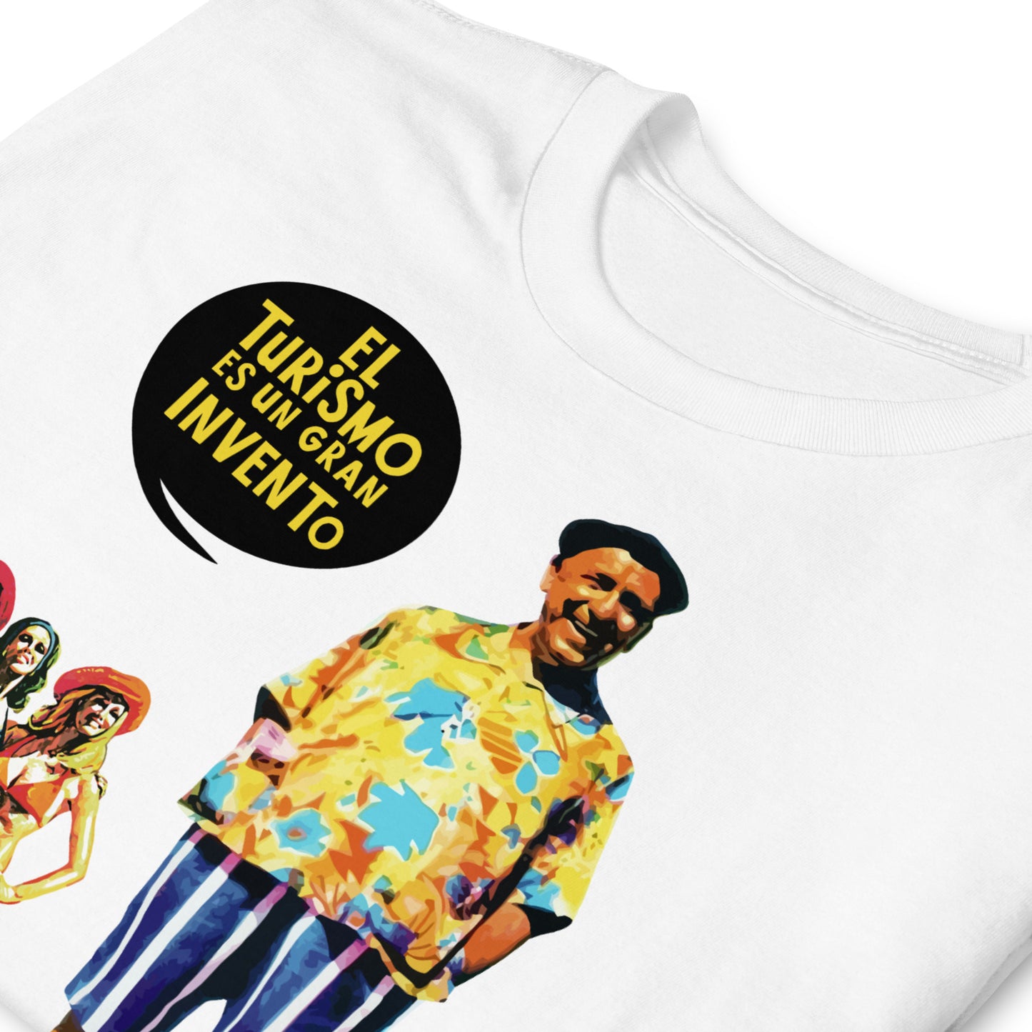 detalle de camiseta el turismo es un gran invento paco martinez soria en color blanco
