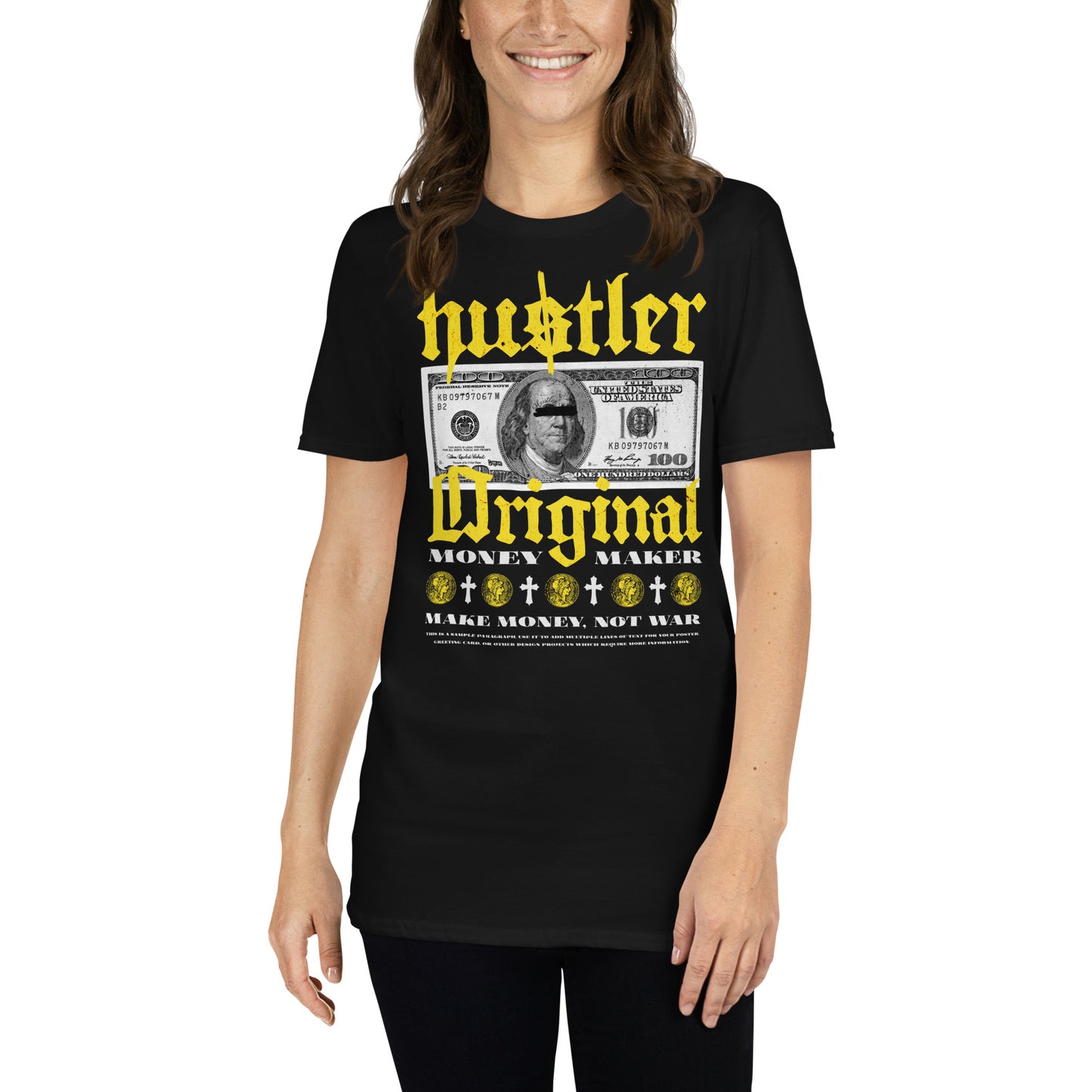 mujer con camiseta hustler money urbana negra
