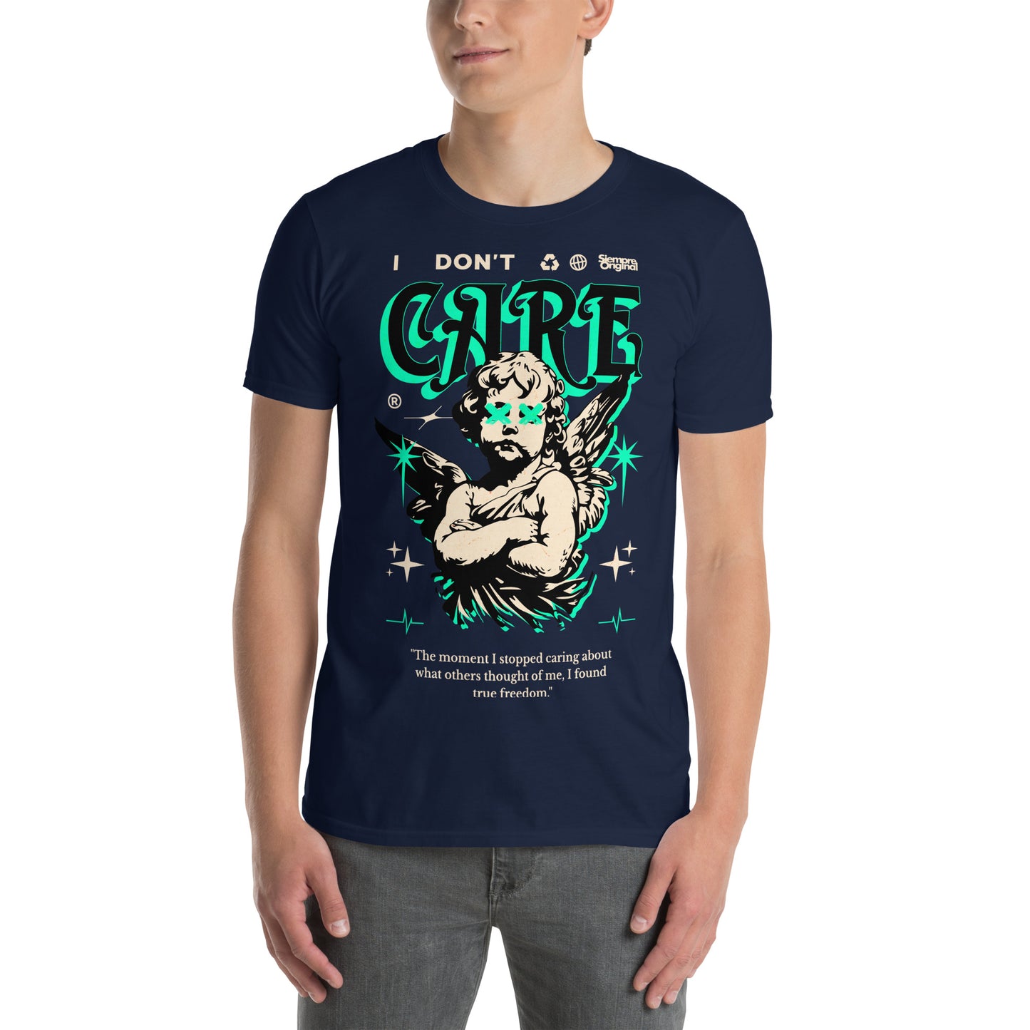 hombre con camiseta i dont care angel siempre original urban en color azul marino