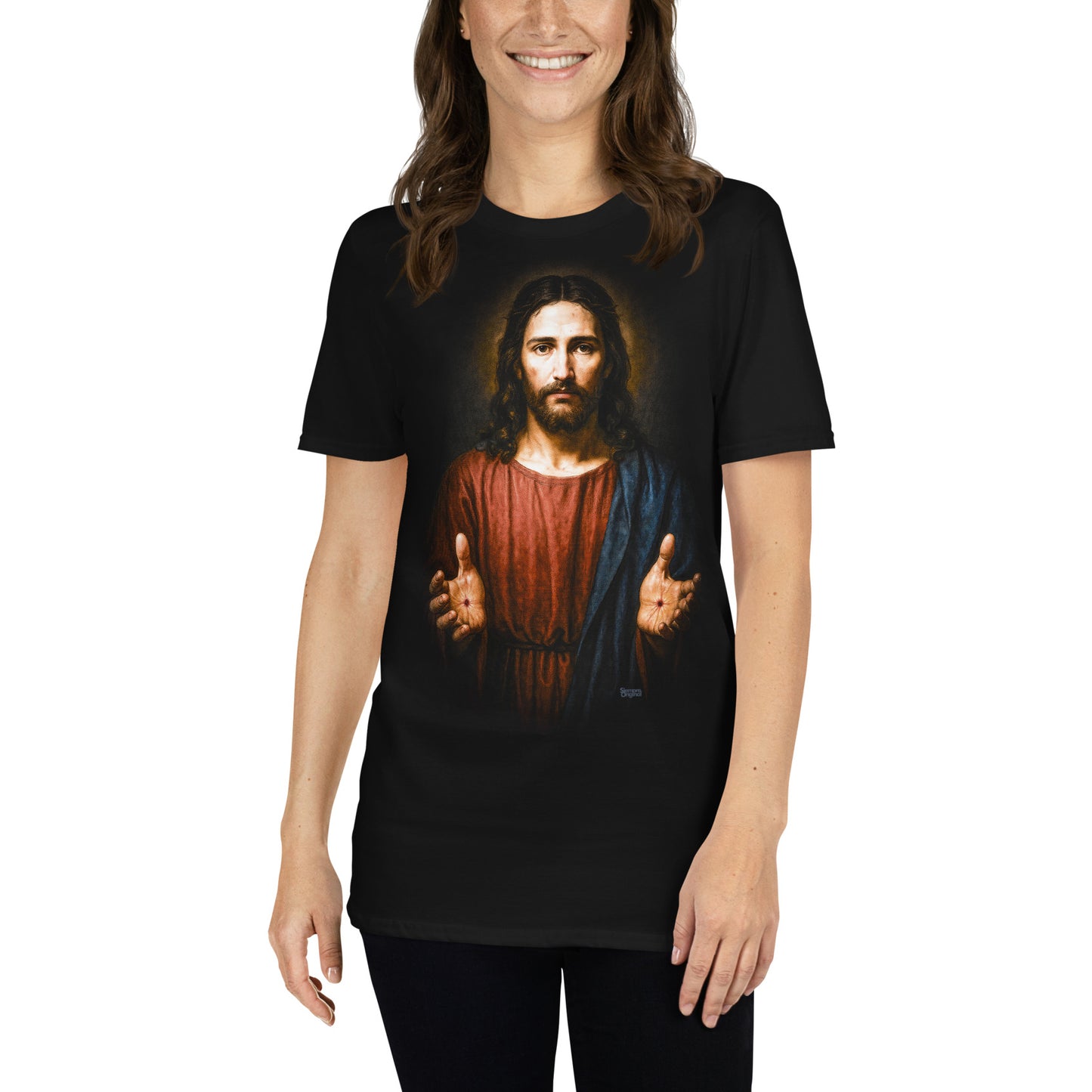 mujer con camiseta jesus manos de esperanza en color negro