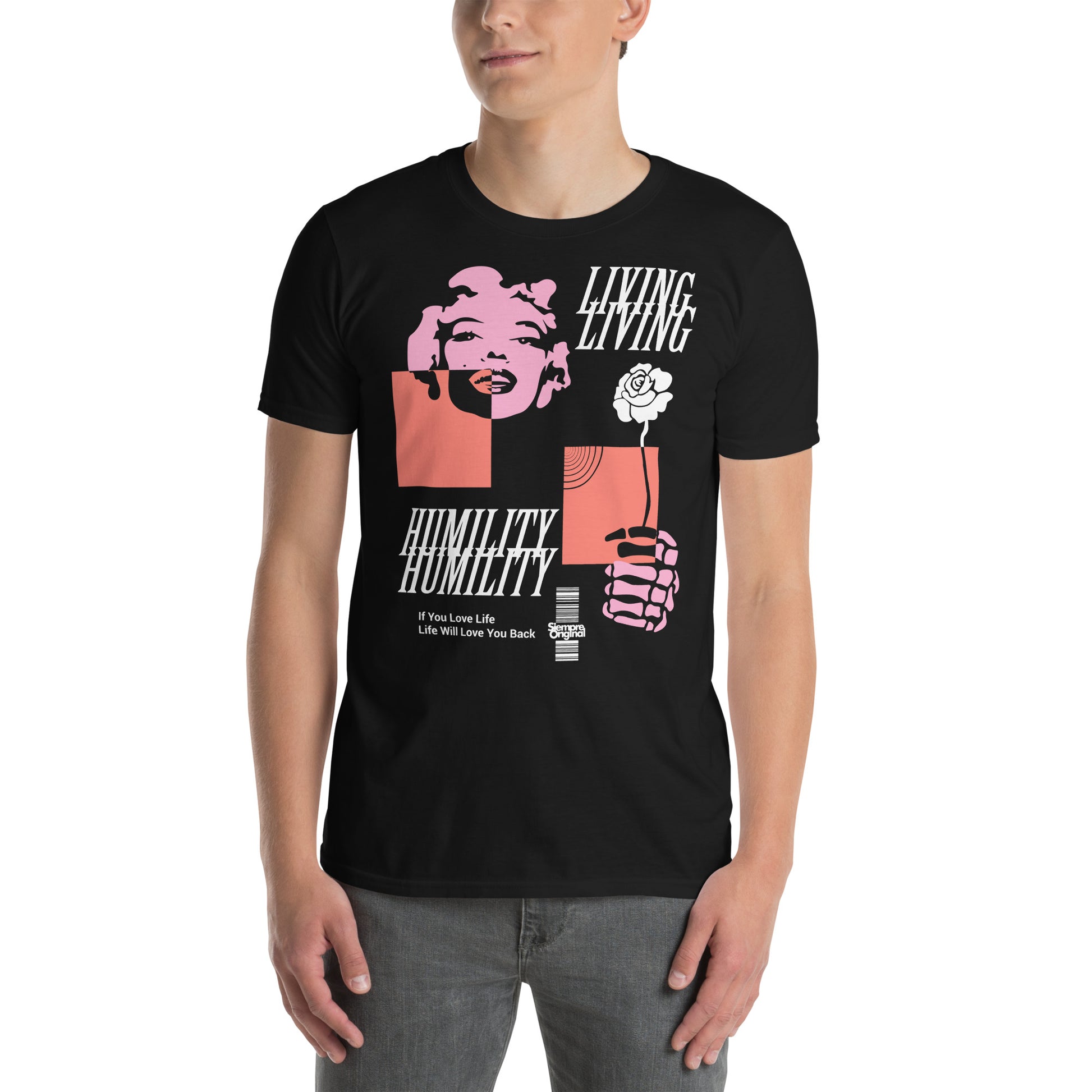 hombre con camiseta living humility vivir la humildad marilyn monroe urban siempre original en color negro
