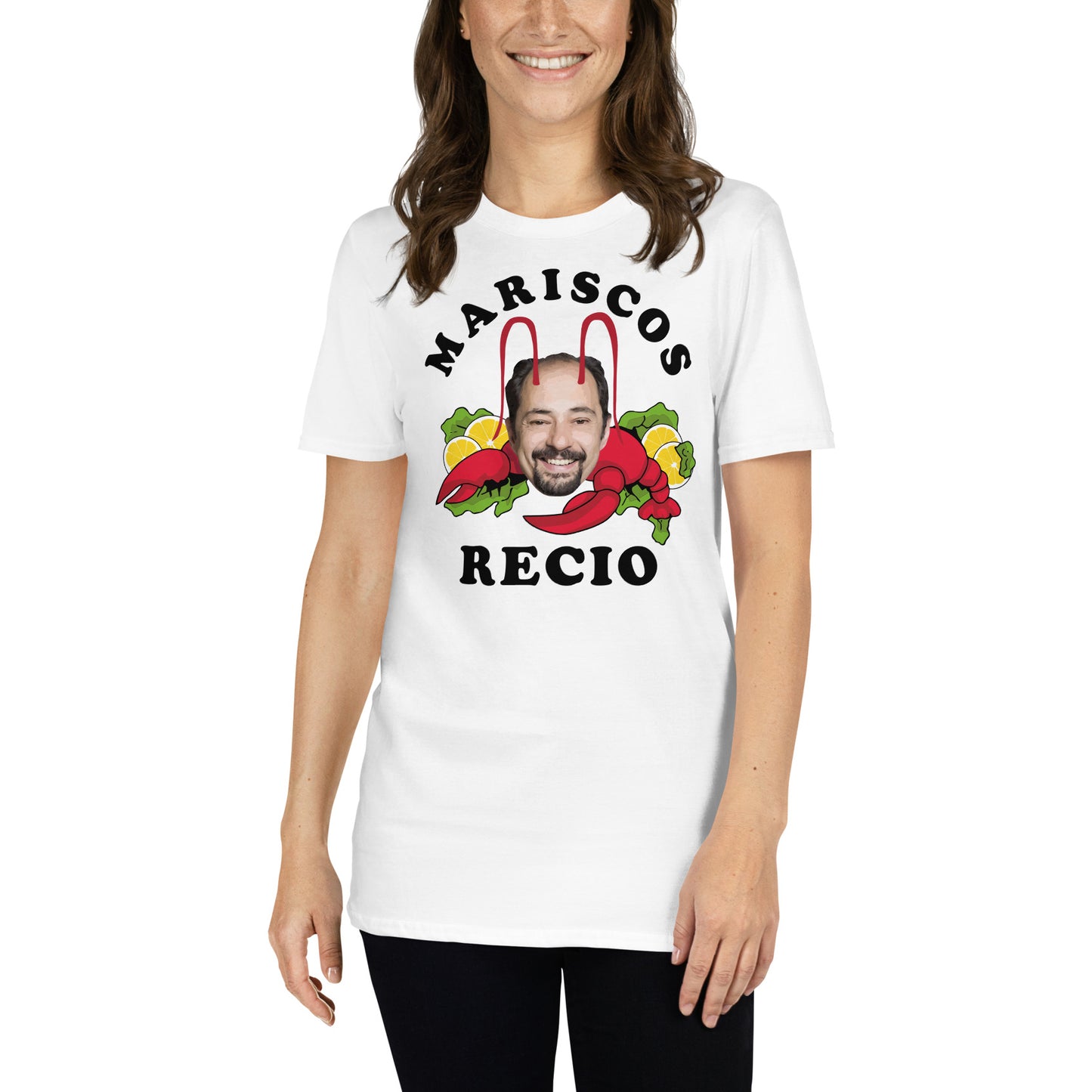 mujer con camiseta mariscos recio la que se avecina en color blanco