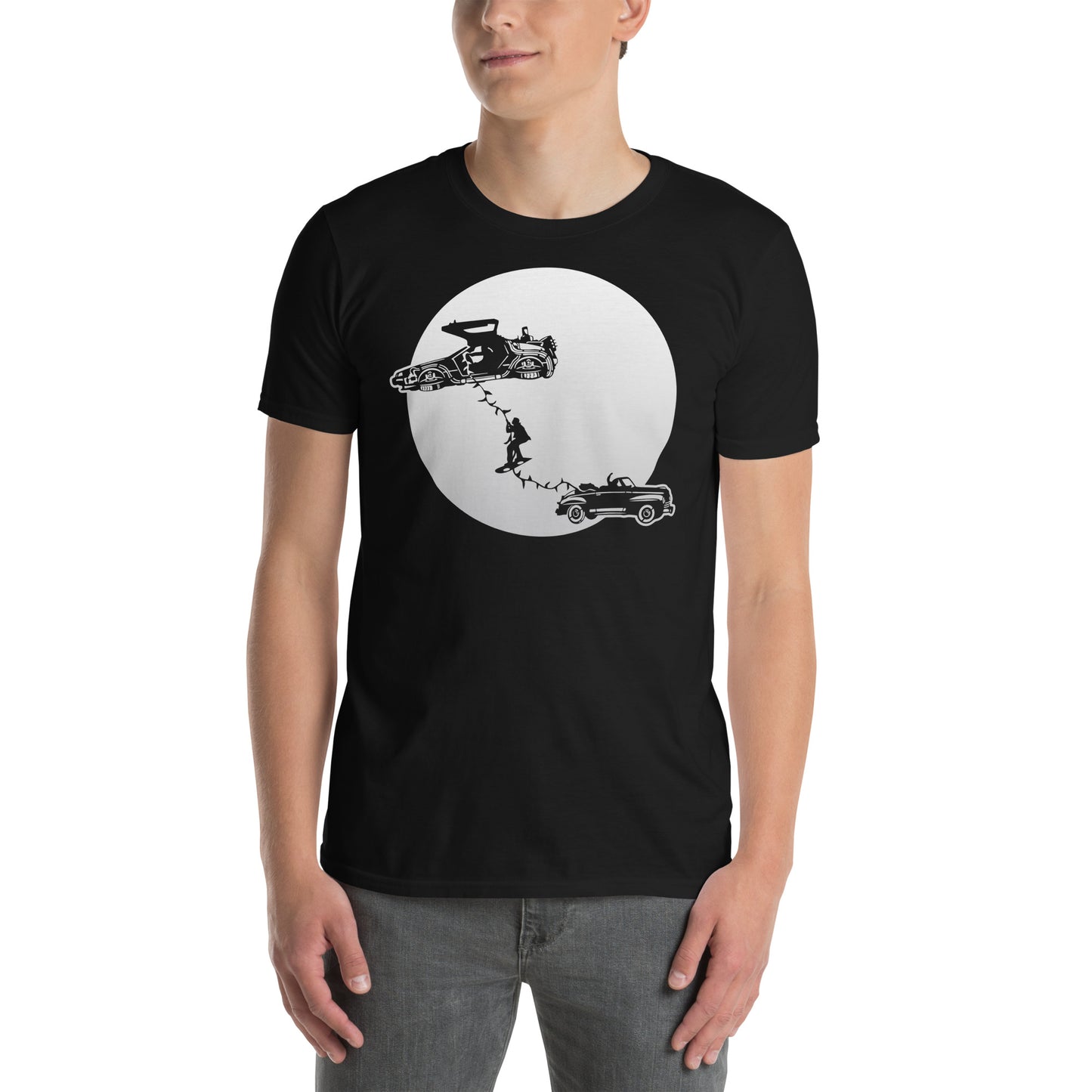 hombre con camiseta marty doc y biff regreso al futuro en color negro