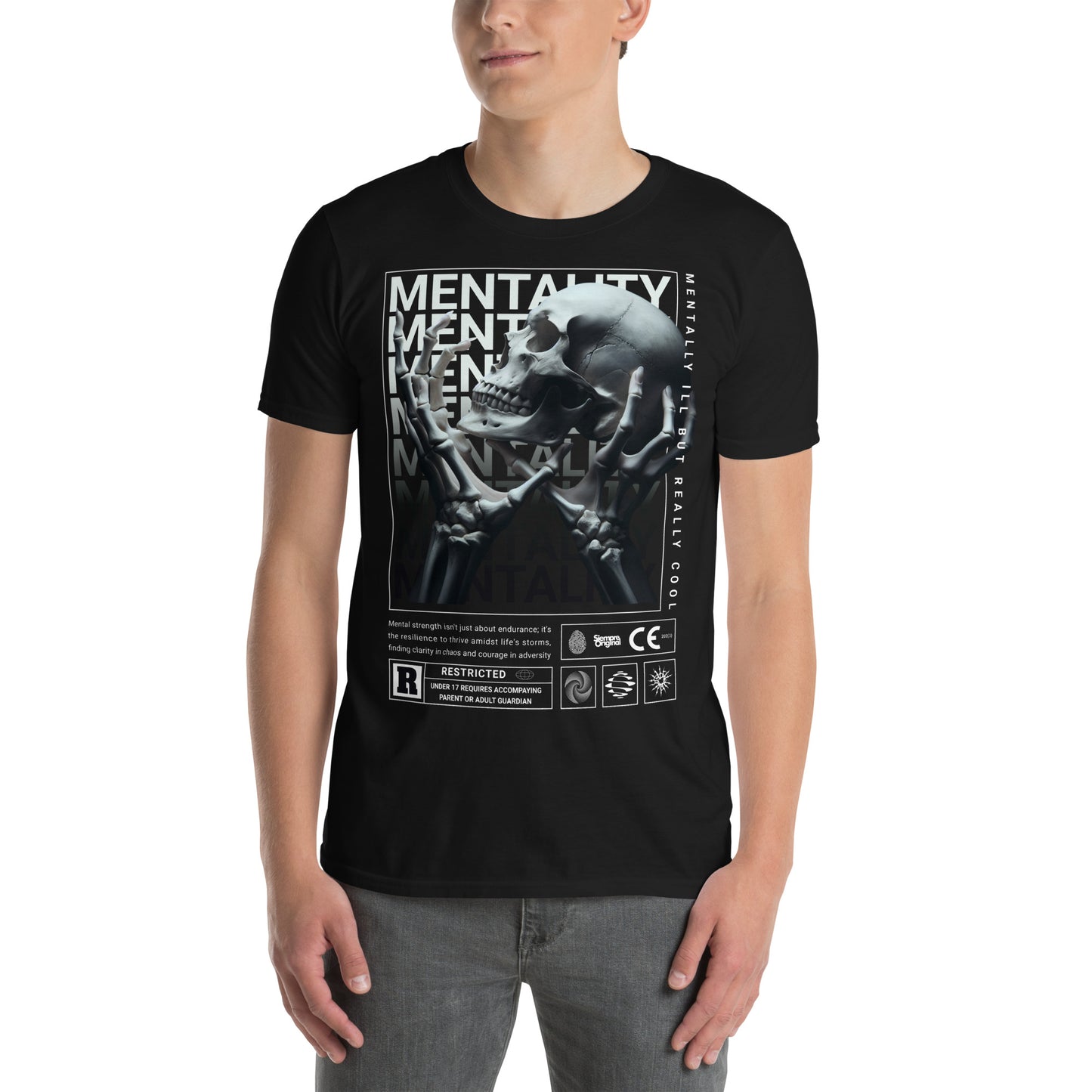 hombre con camiseta mentality skull siempre original urban en color negro