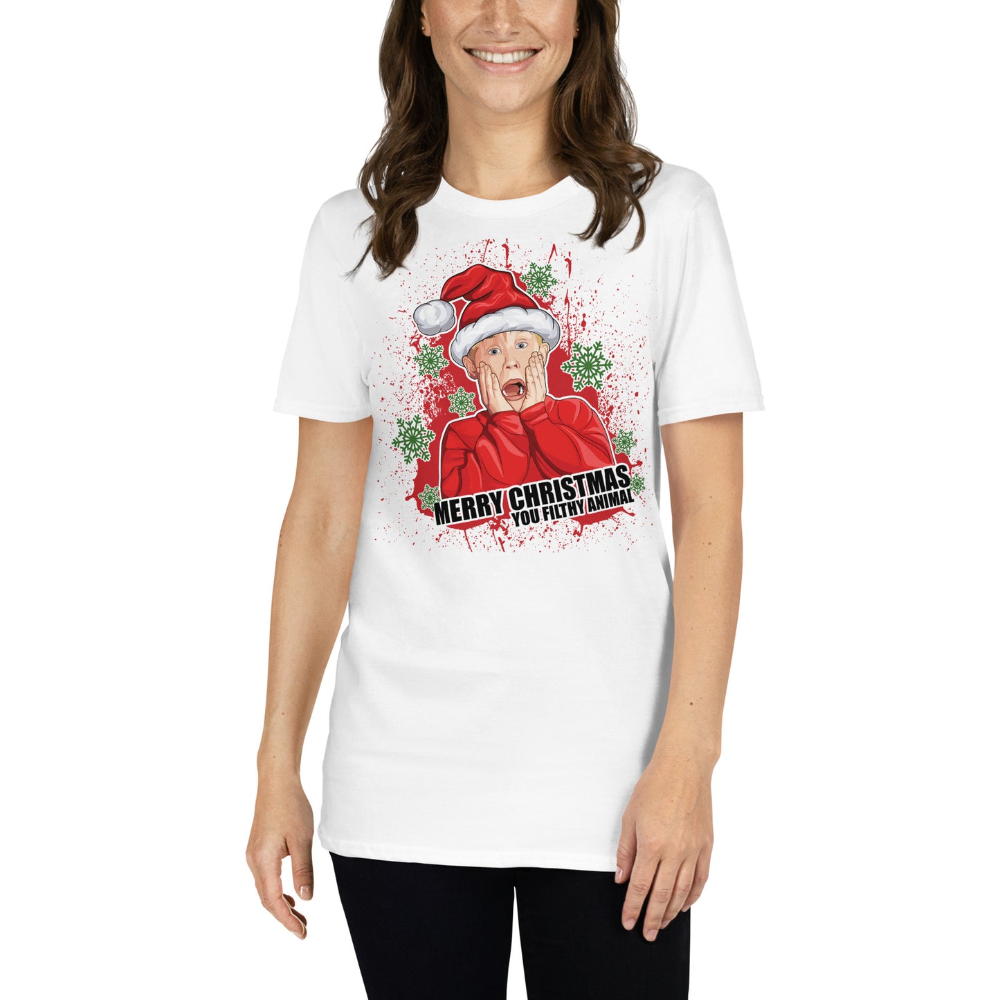 mujer con camiseta feliz navidad gusano miserable solo en casa blanca