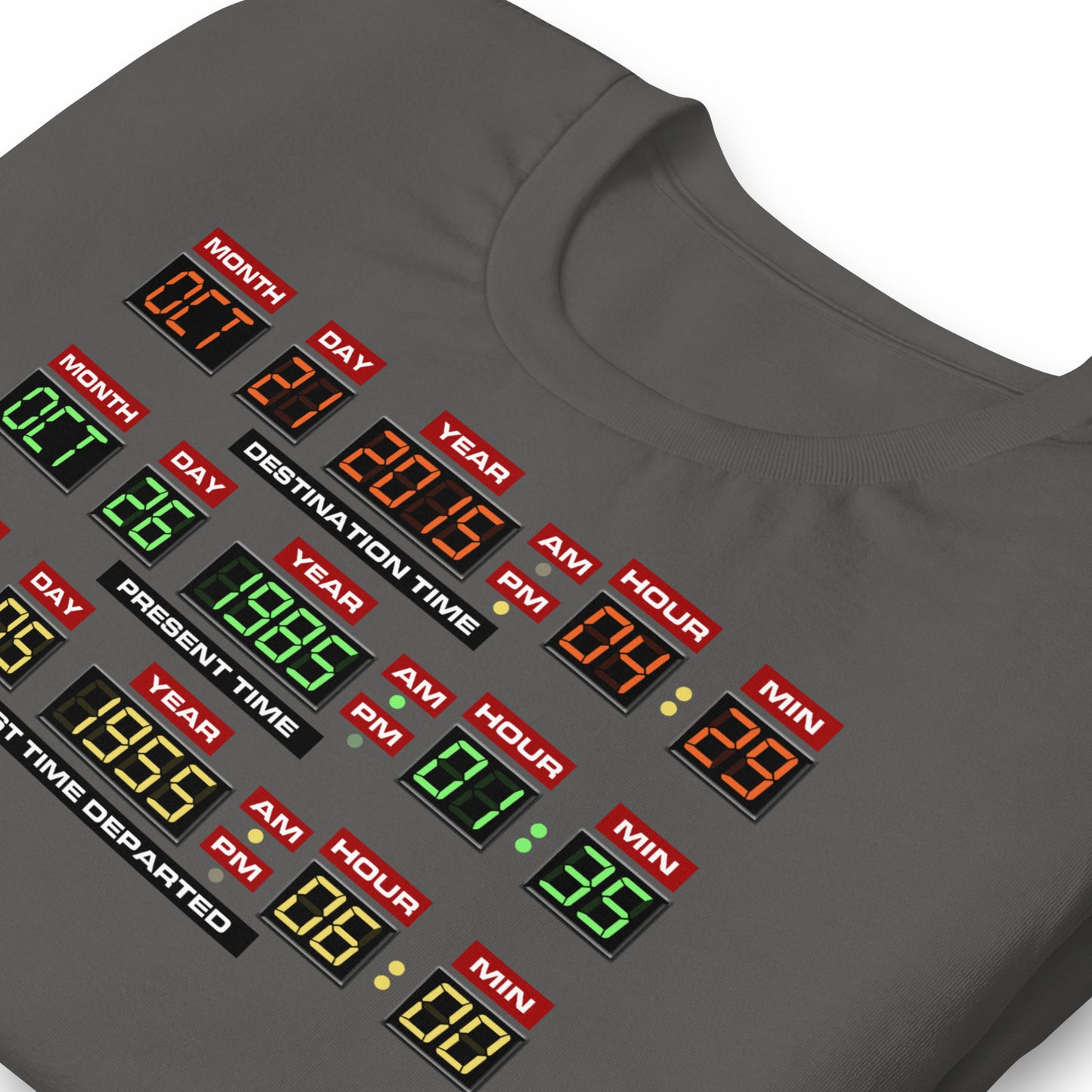detalle de camiseta panel de control delorean regreso al futuro en color gris