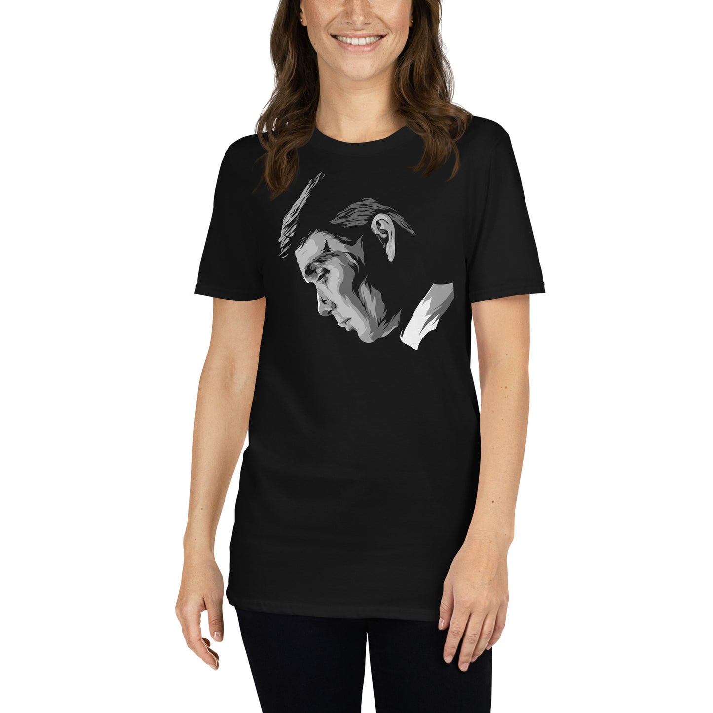 mujer con camiseta peaky blinders tommy shelby en color negro