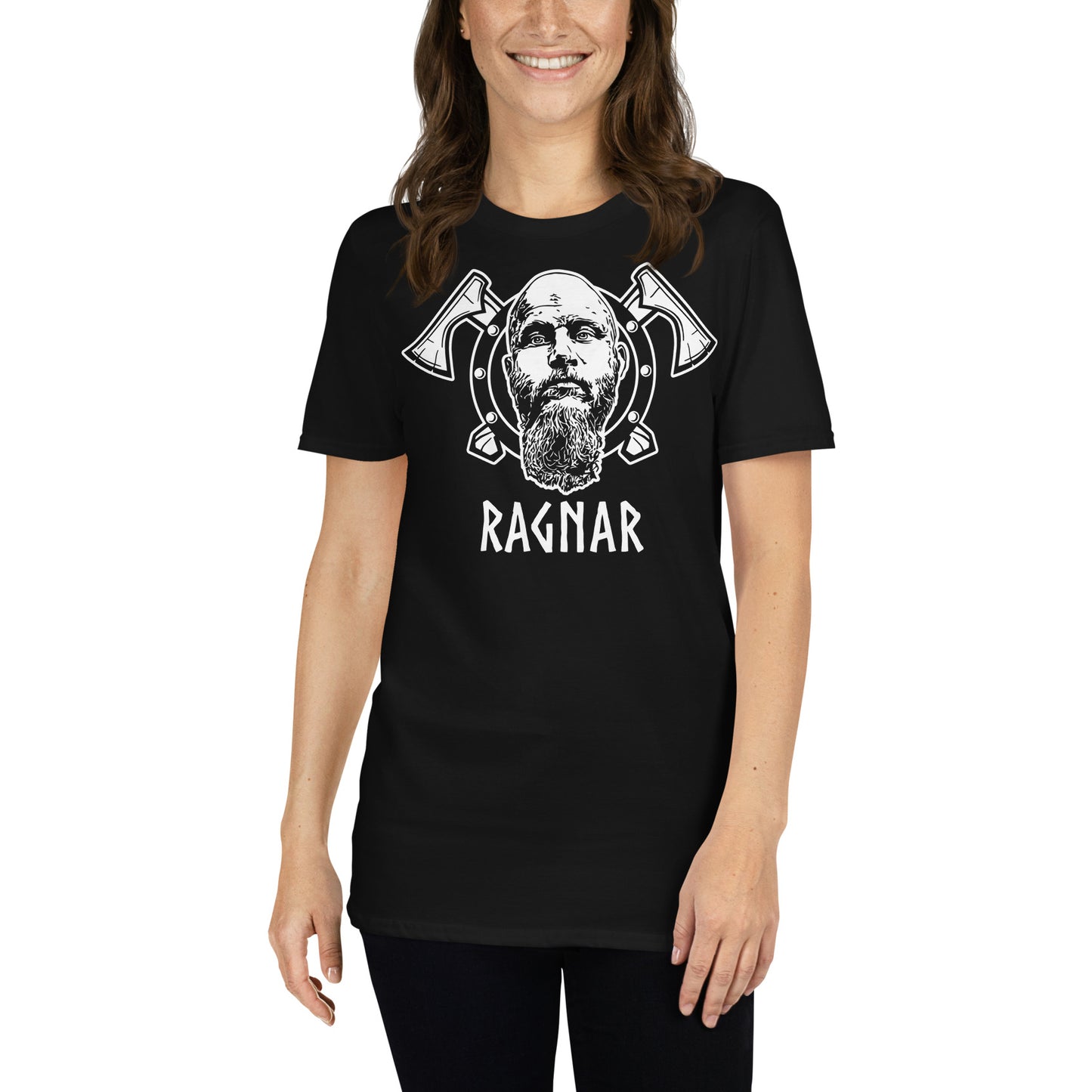 mujer con camiseta ragnar lodbrok vikings negra