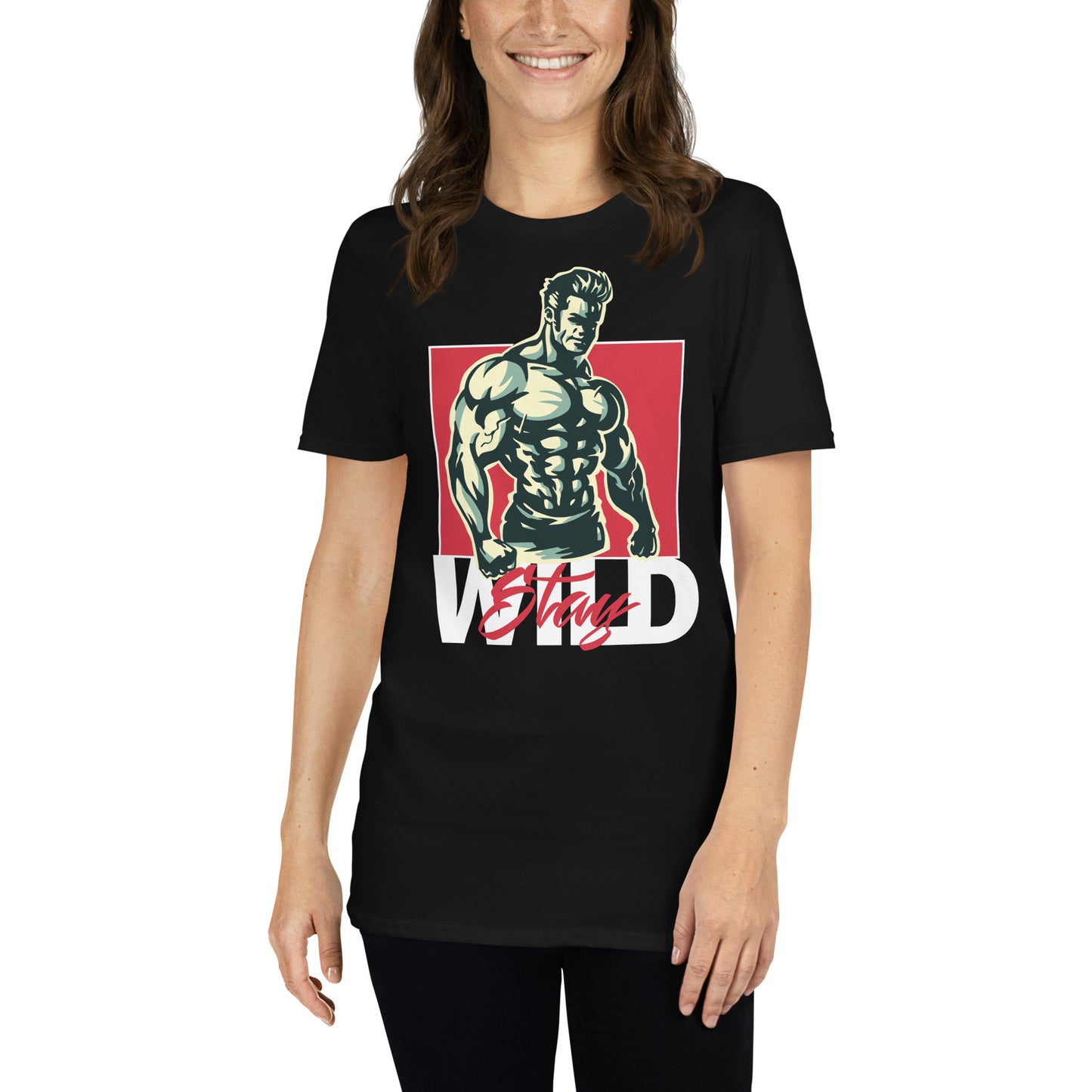 mujer con camiseta stay wild gym gimnasio fitness en color negro