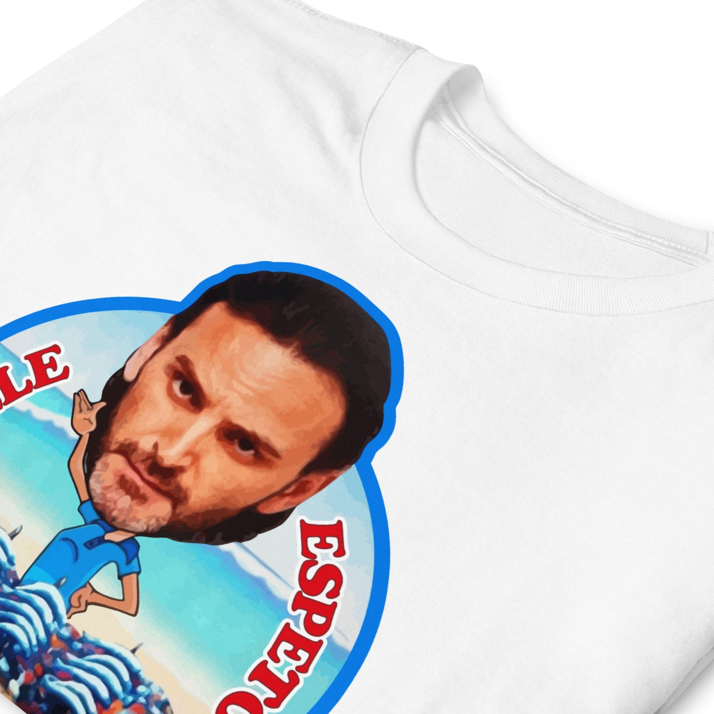 detalle de camiseta de tele espeto fermin trujillo de la que se avecina en color blanco
