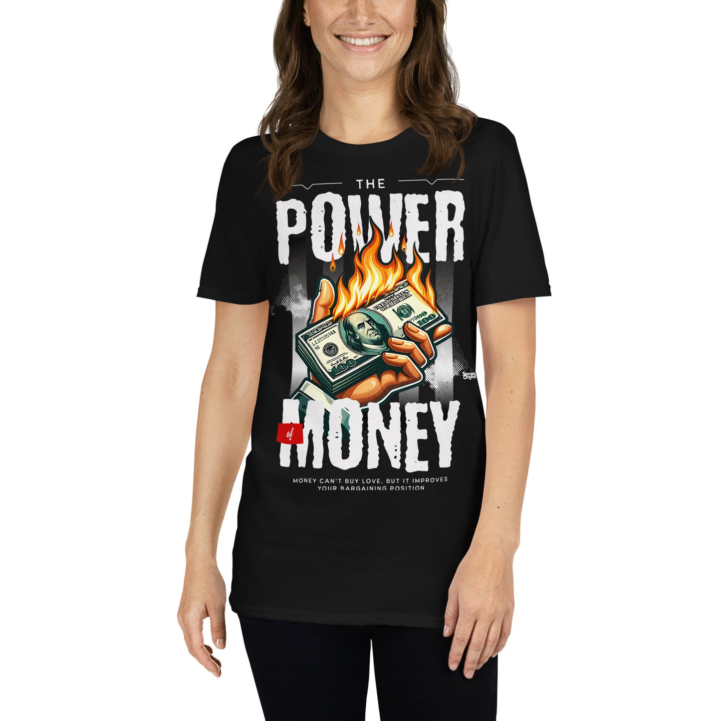 mujer con camiseta the power of money siempre original urban en color negro