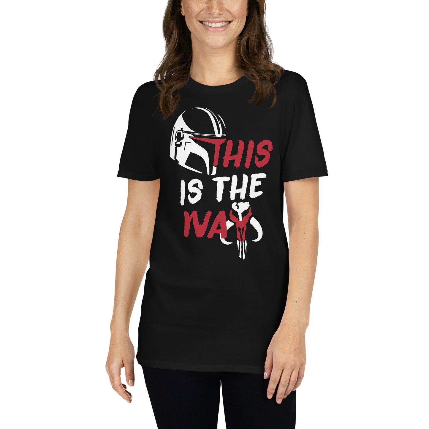 mujer con camiseta this is the way mandalorian negra