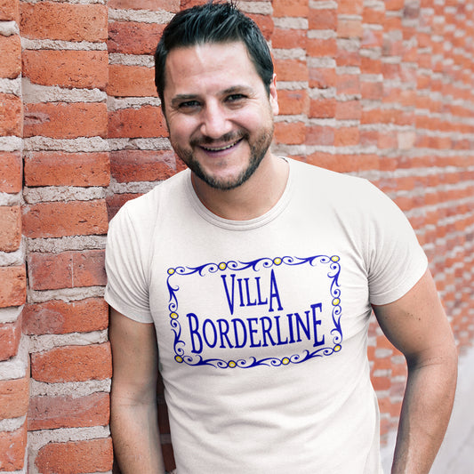 Hombre con camiseta blanca Villa Borderline de Amador de La que se avecina