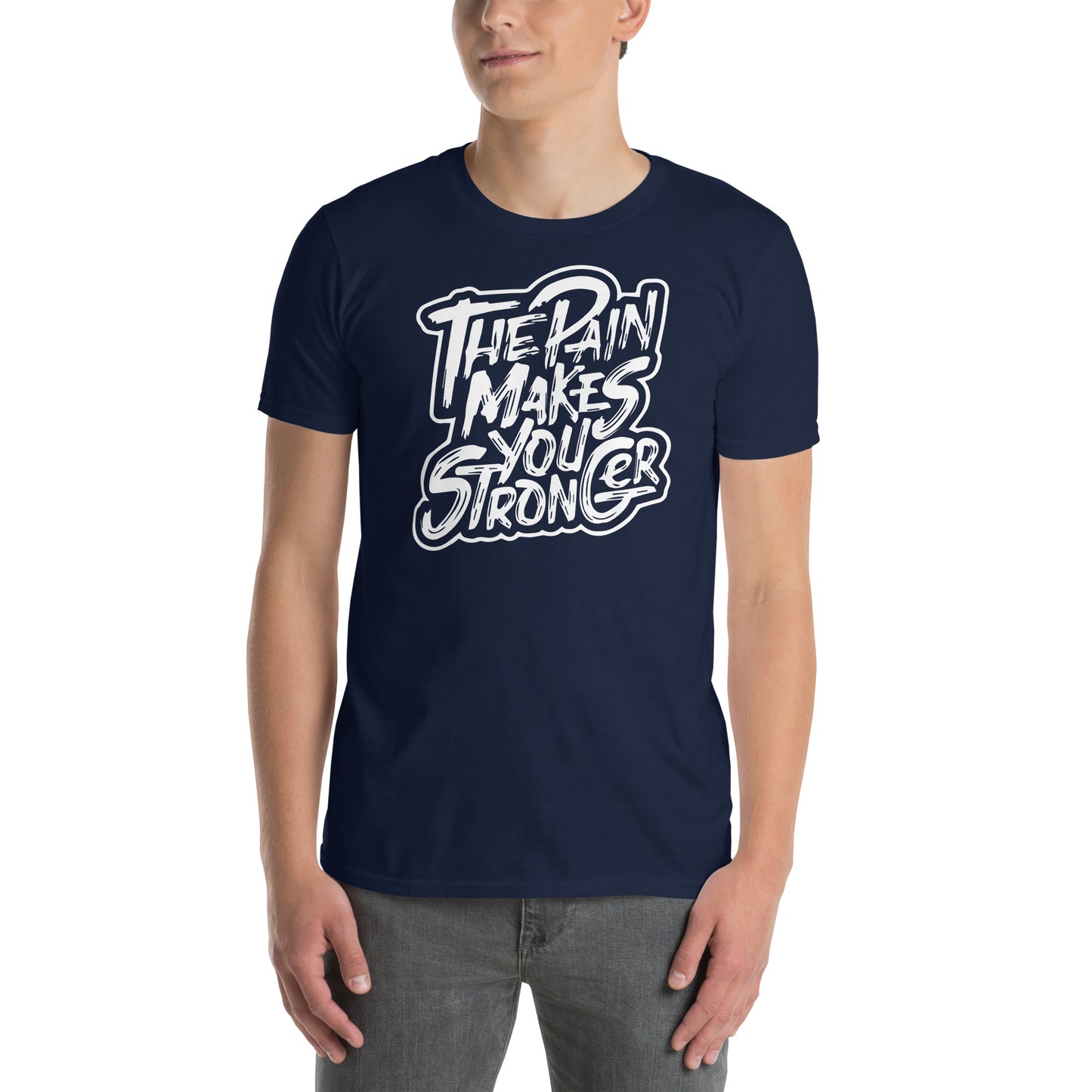 hombre con camiseta the pain makes you stronger gym gimnasio fitness en color azul marino