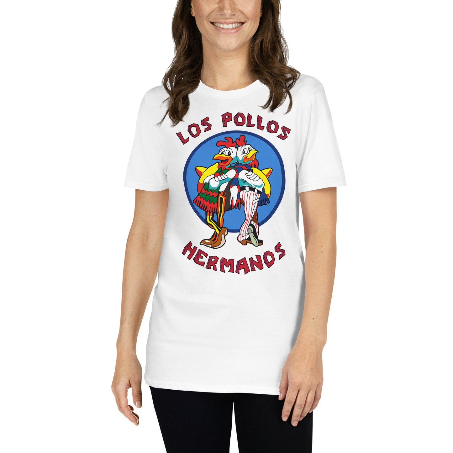 mujer con camiseta de los pollos hermanos de breaking bad en color blanco