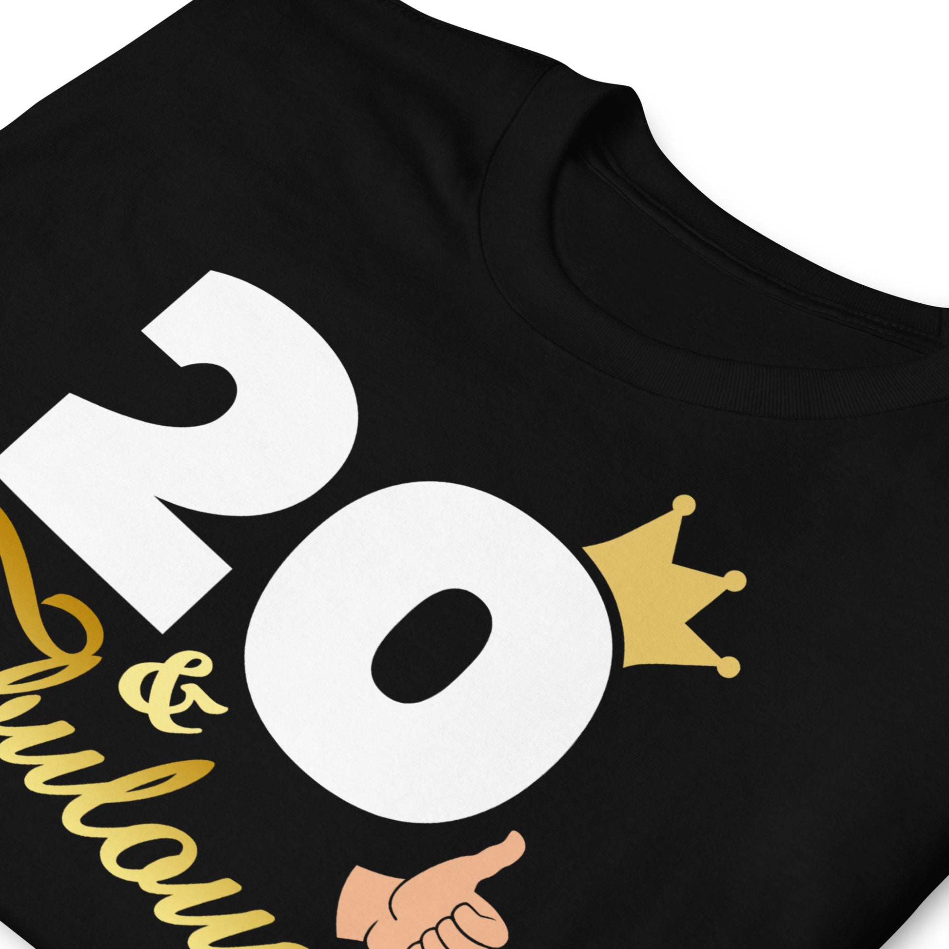 detalle de camiseta 20 and fabulous regalo cumpleanos negra