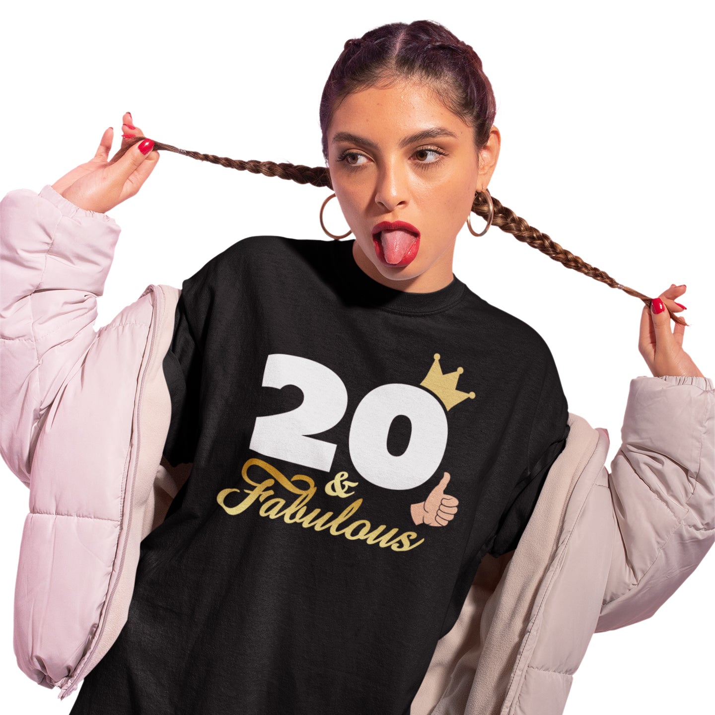 mujer con camiseta 20 and fabulous regalo cumpleanos negra
