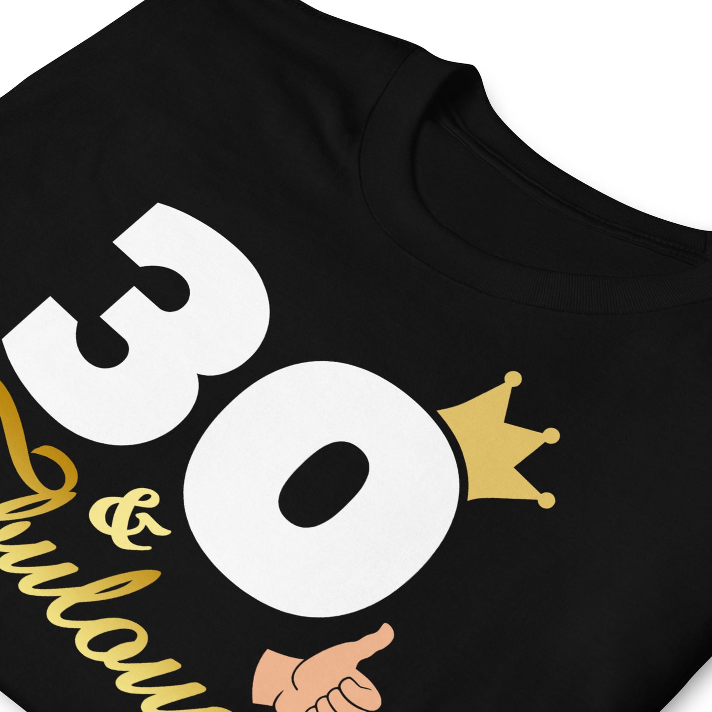 detalle de camiseta 30 and fabulous regalo cumpleanos negra