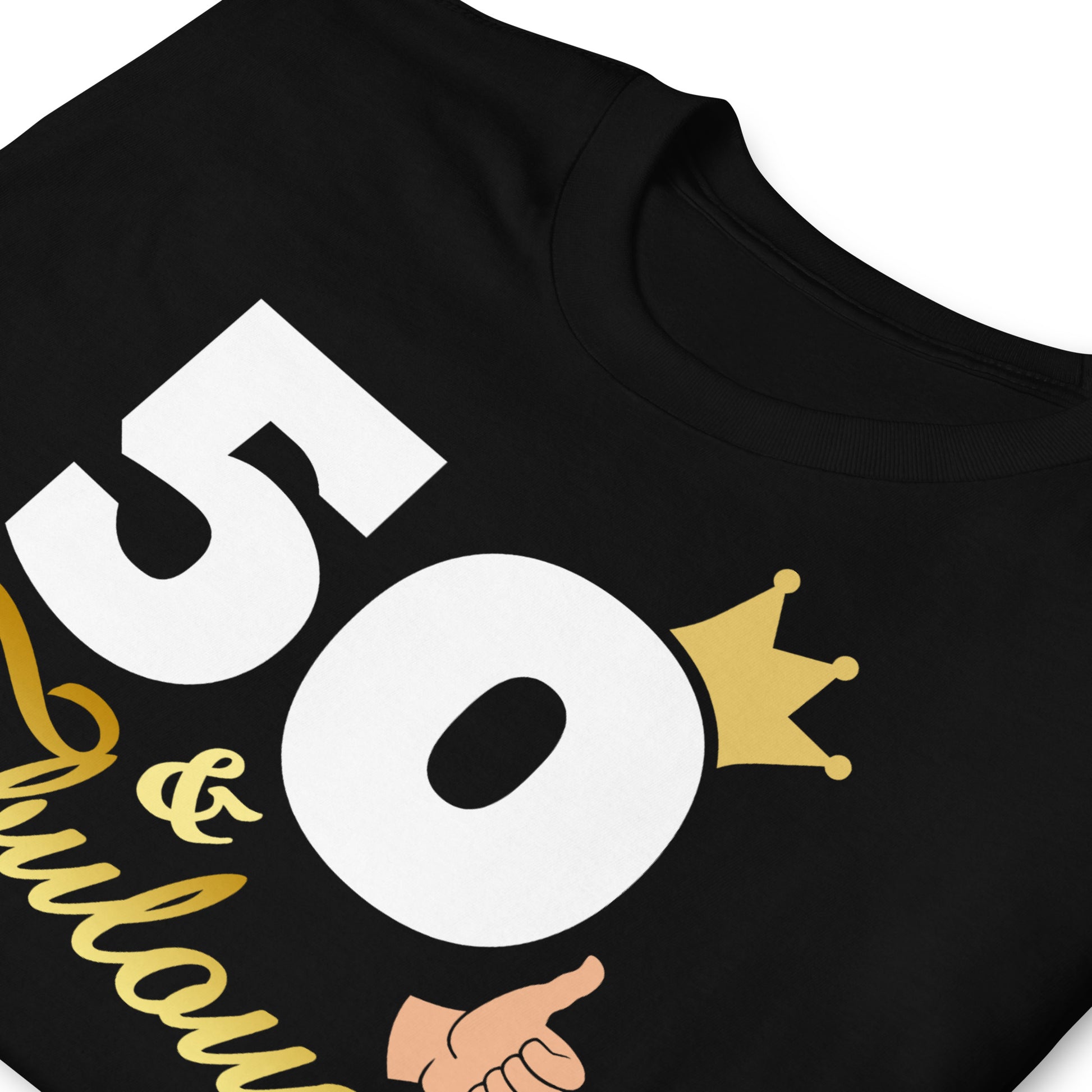 detalle de camiseta 50 and fabulous regalo cumpleanos negra