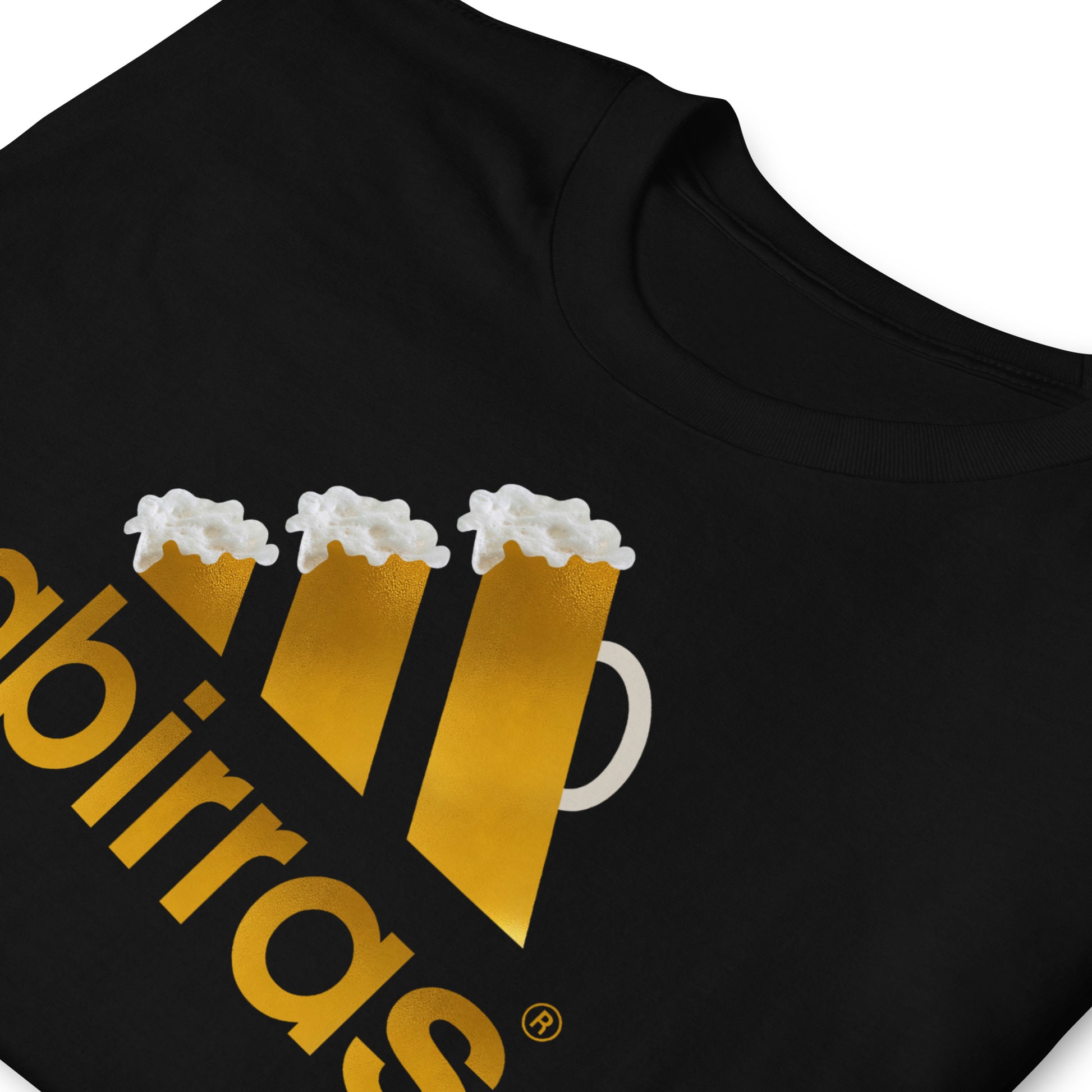detalle de camiseta abirras cerveza en color negro