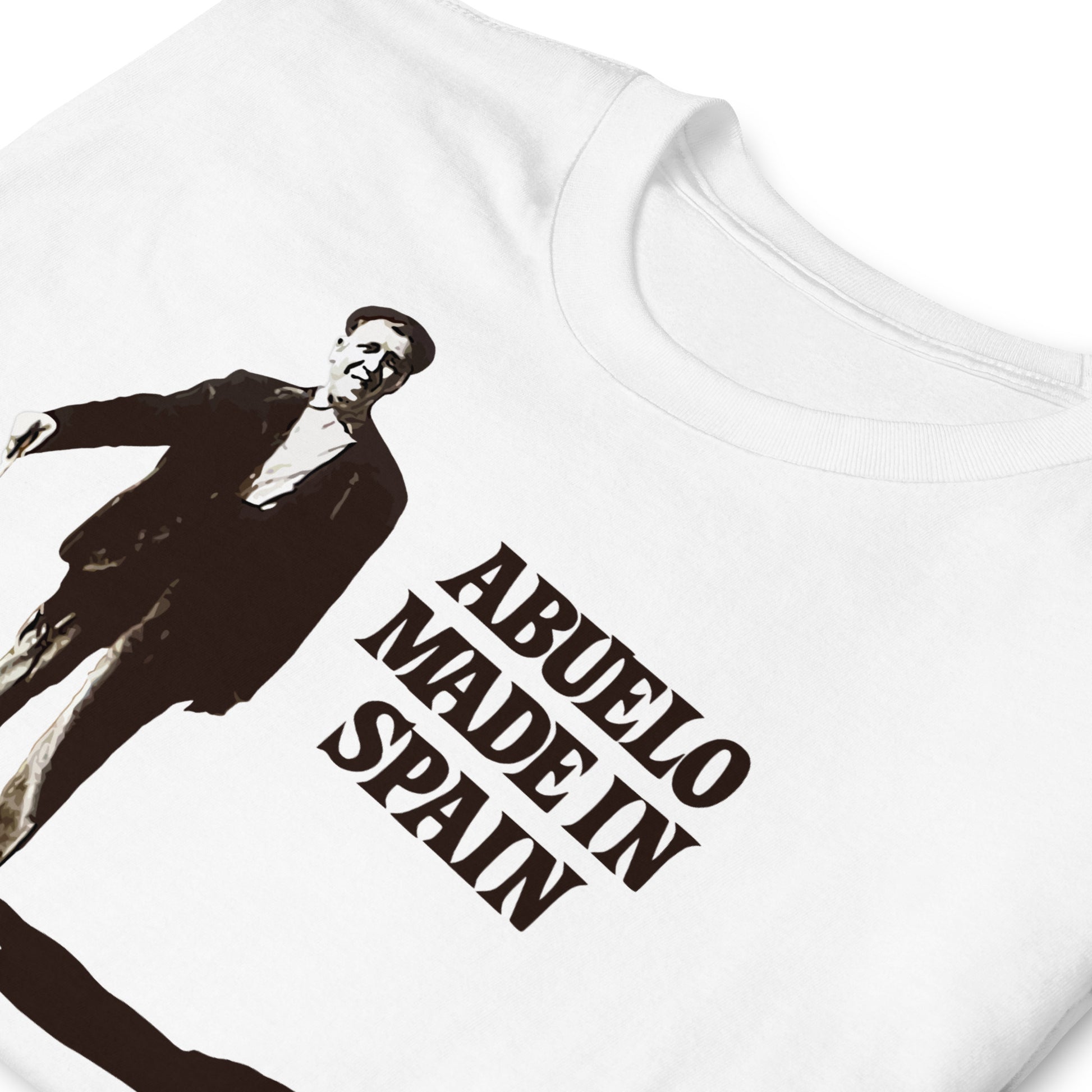 detalle de camiseta abuelo made in spain blanca