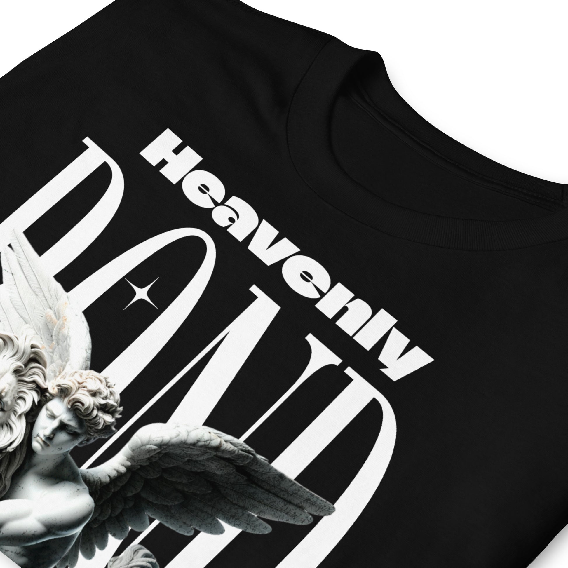 detalle de camiseta angel con leon negra