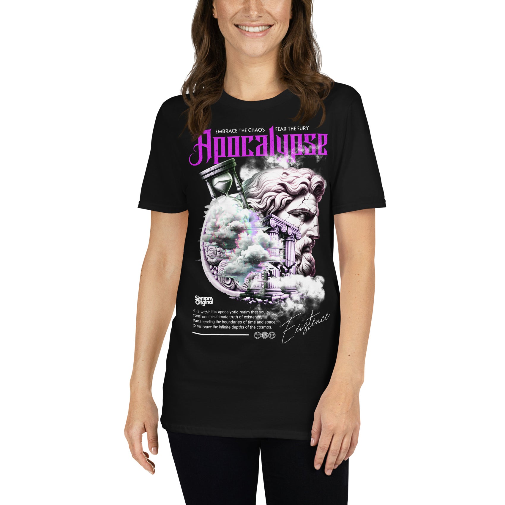 mujer con camiseta apocalipsis apocalypse siempre original urban en color negro