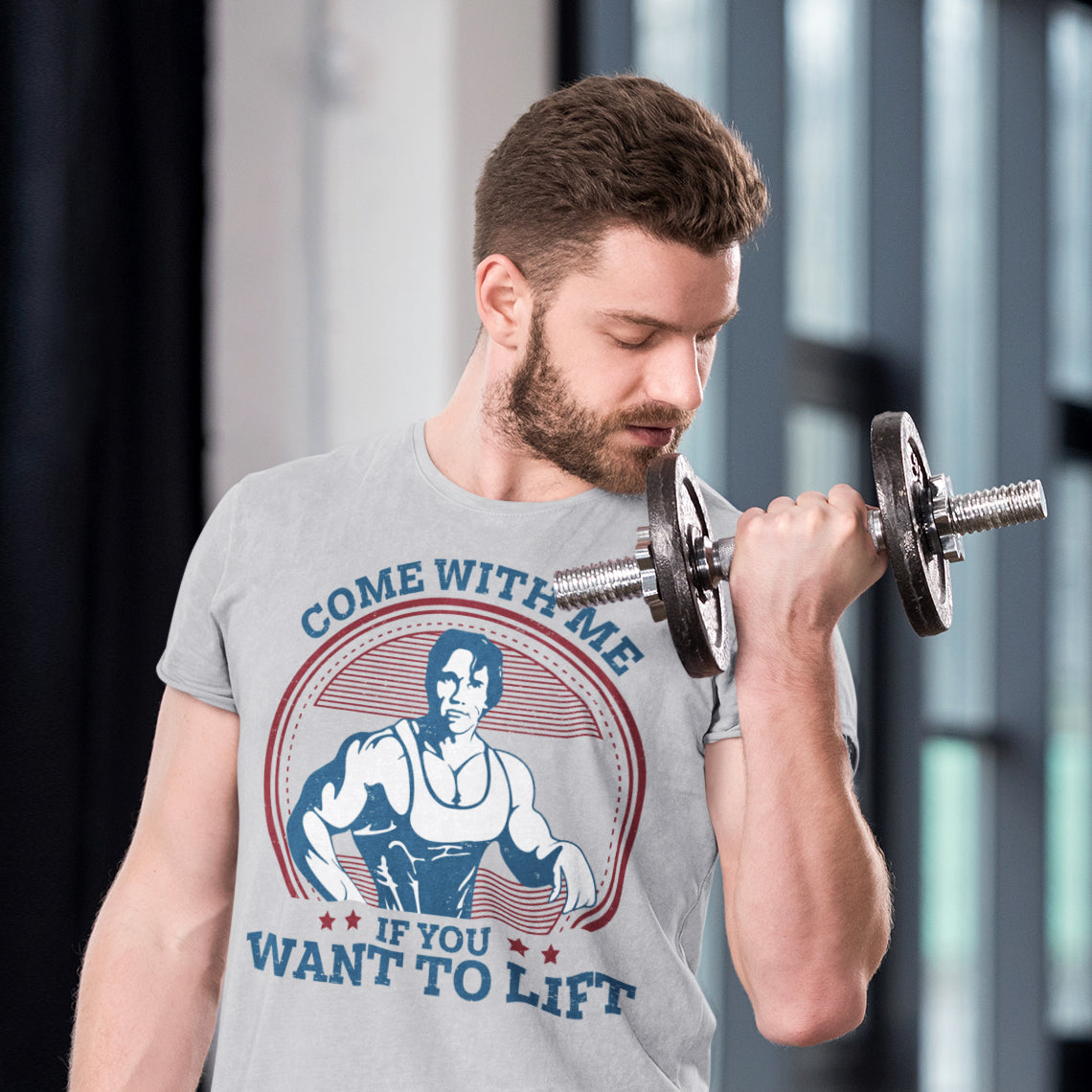hombre con camiseta arnold schwarzenegger come with me if you want to lift gris