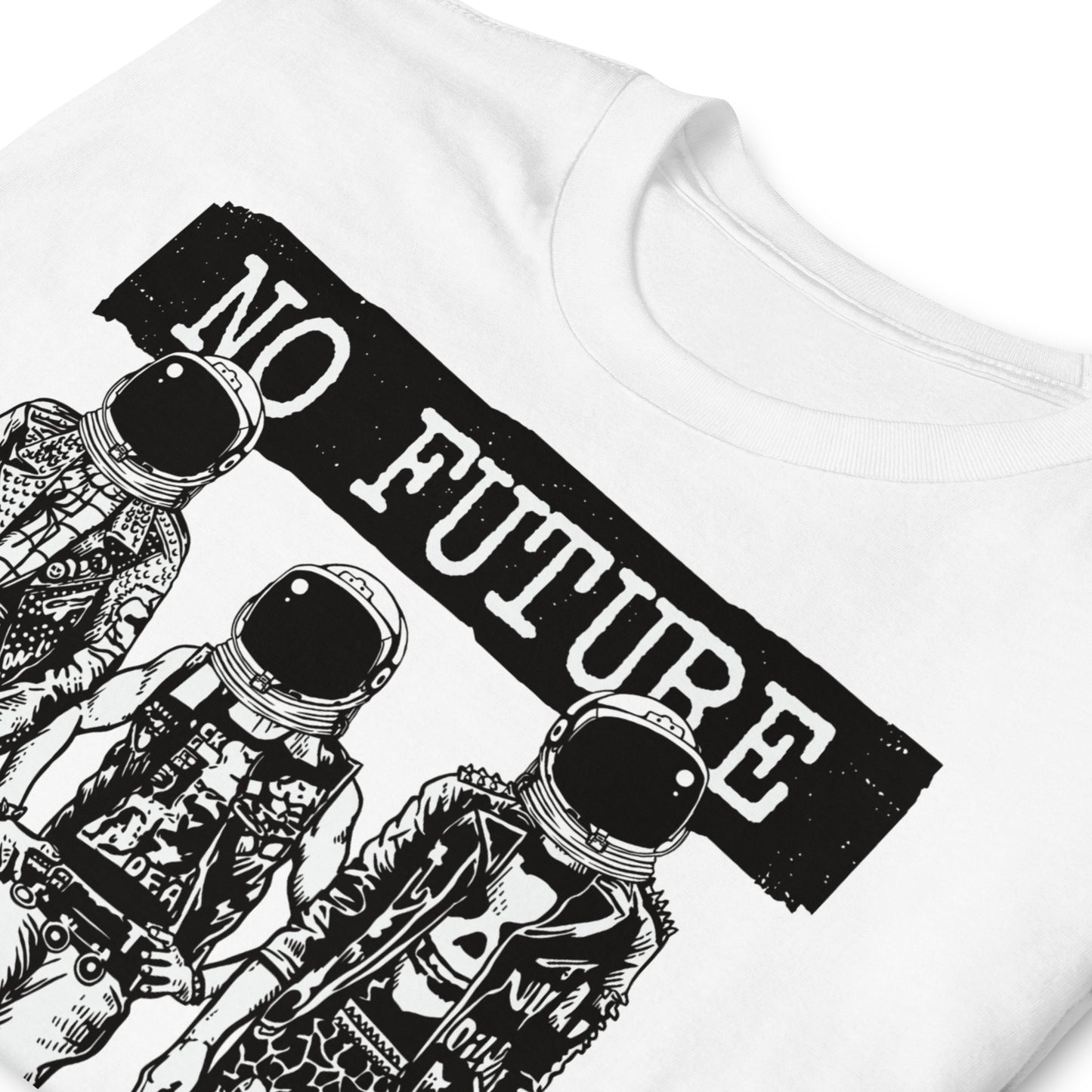 detalle de camiseta astronautas punk no future blanca