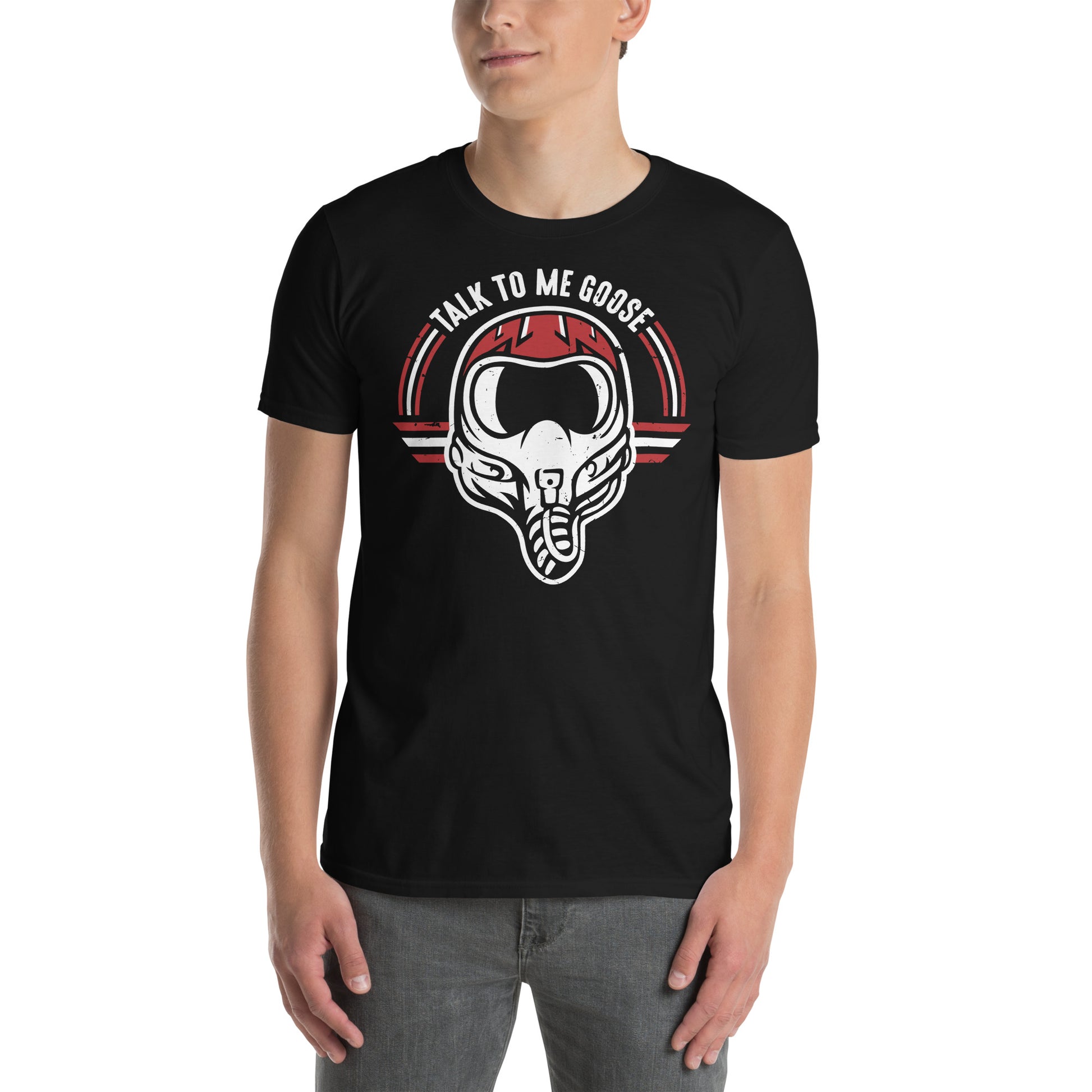 hombre con camiseta top gun talk to me goose negra