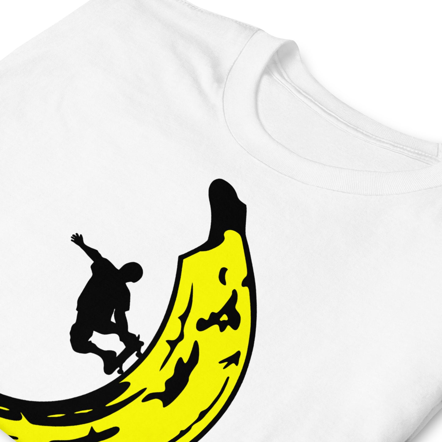 detalle de camiseta banana skate banksy blanca