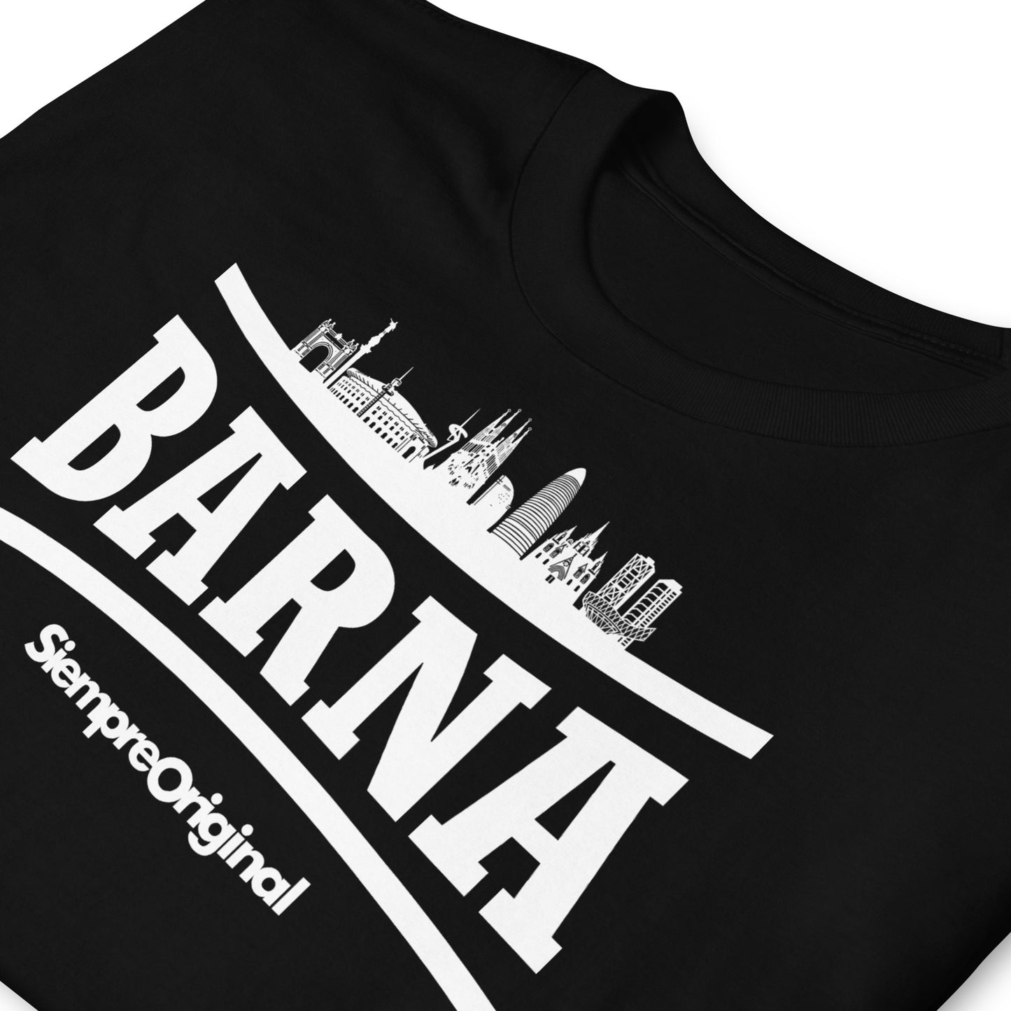 detalle de camiseta barcelona skyline negra