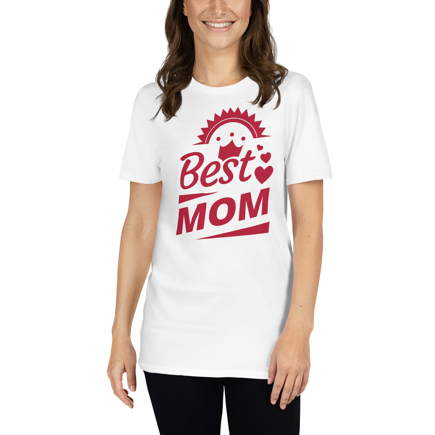 mujer con camiseta best mom blanca