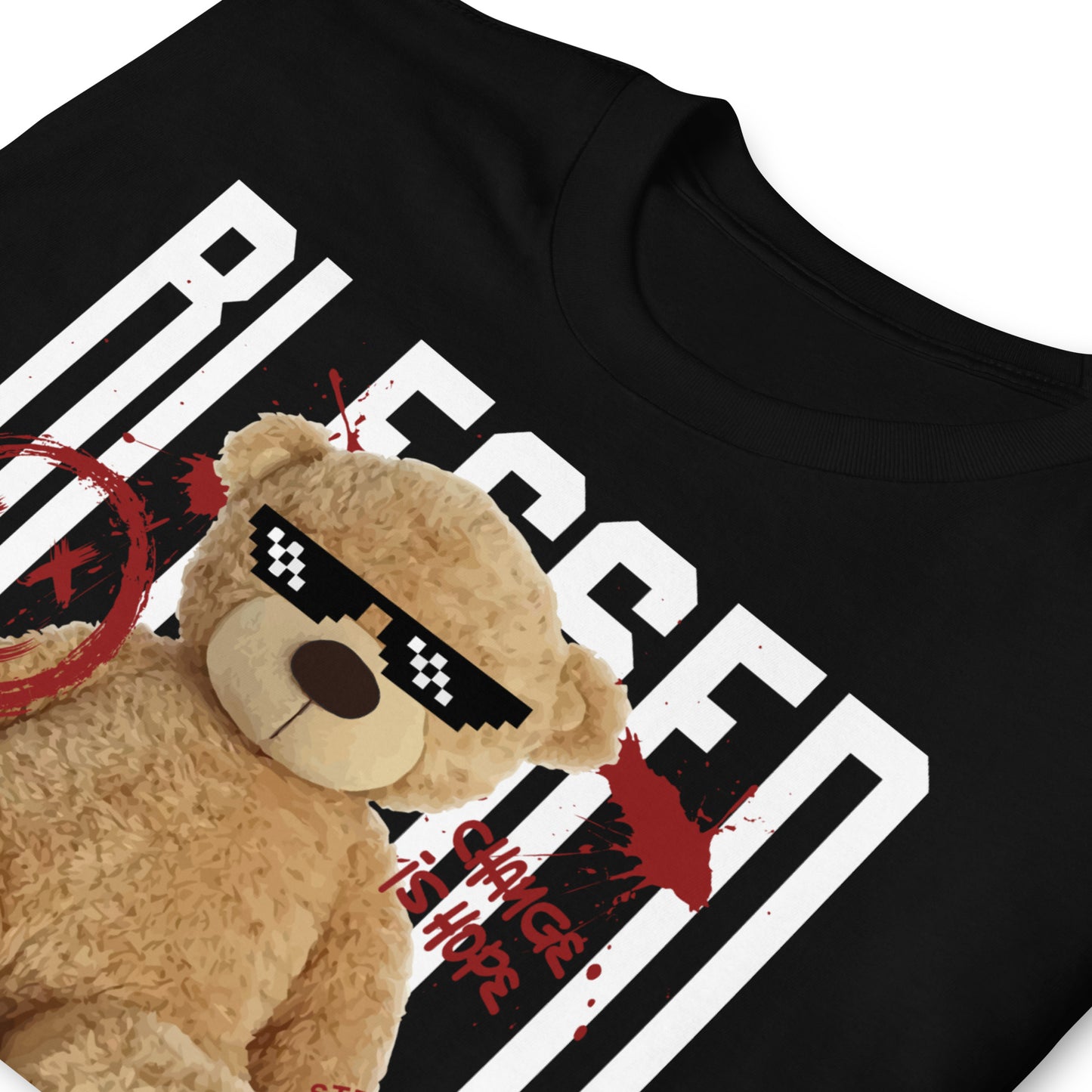 detalle de camiseta blessed teddy bear siempre original urban en color negro