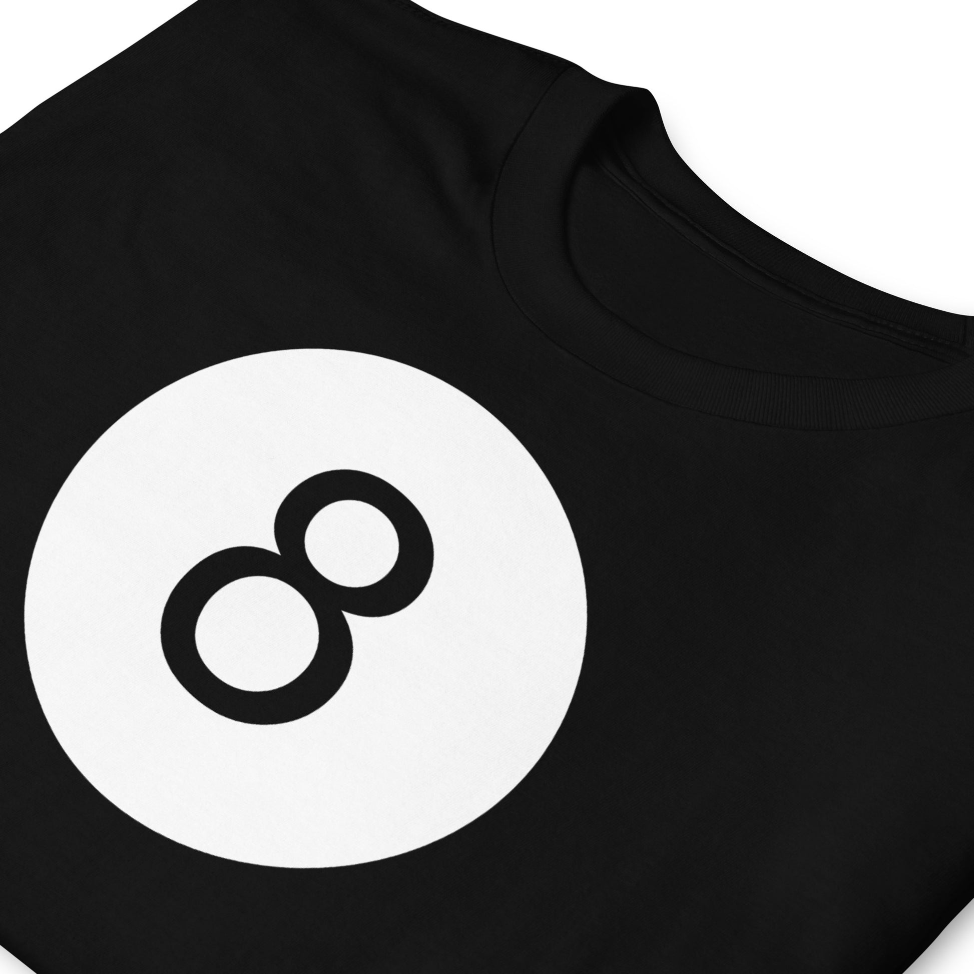 detalle camiseta bola 8 billar negra