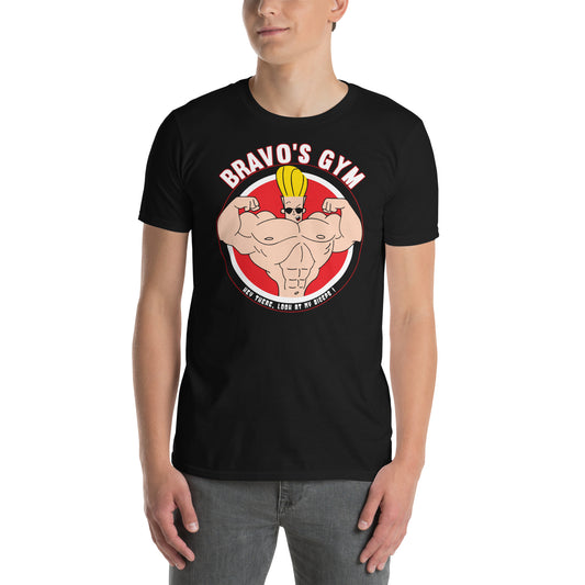 hombre con camiseta bravos gym johnny bravo gimnasio fitness en color negro