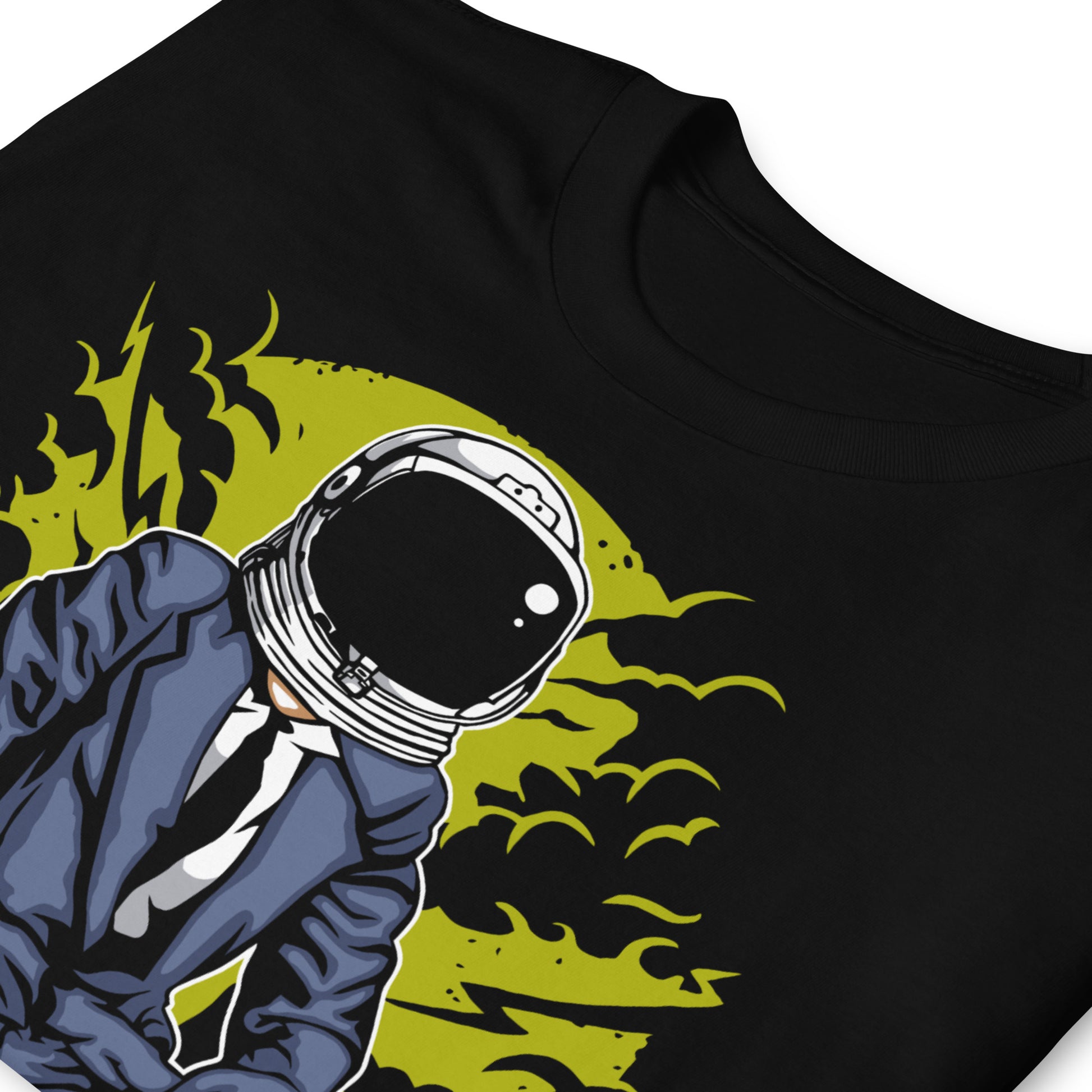 detalle de camiseta business trip astronauta siempre original urban en color negro