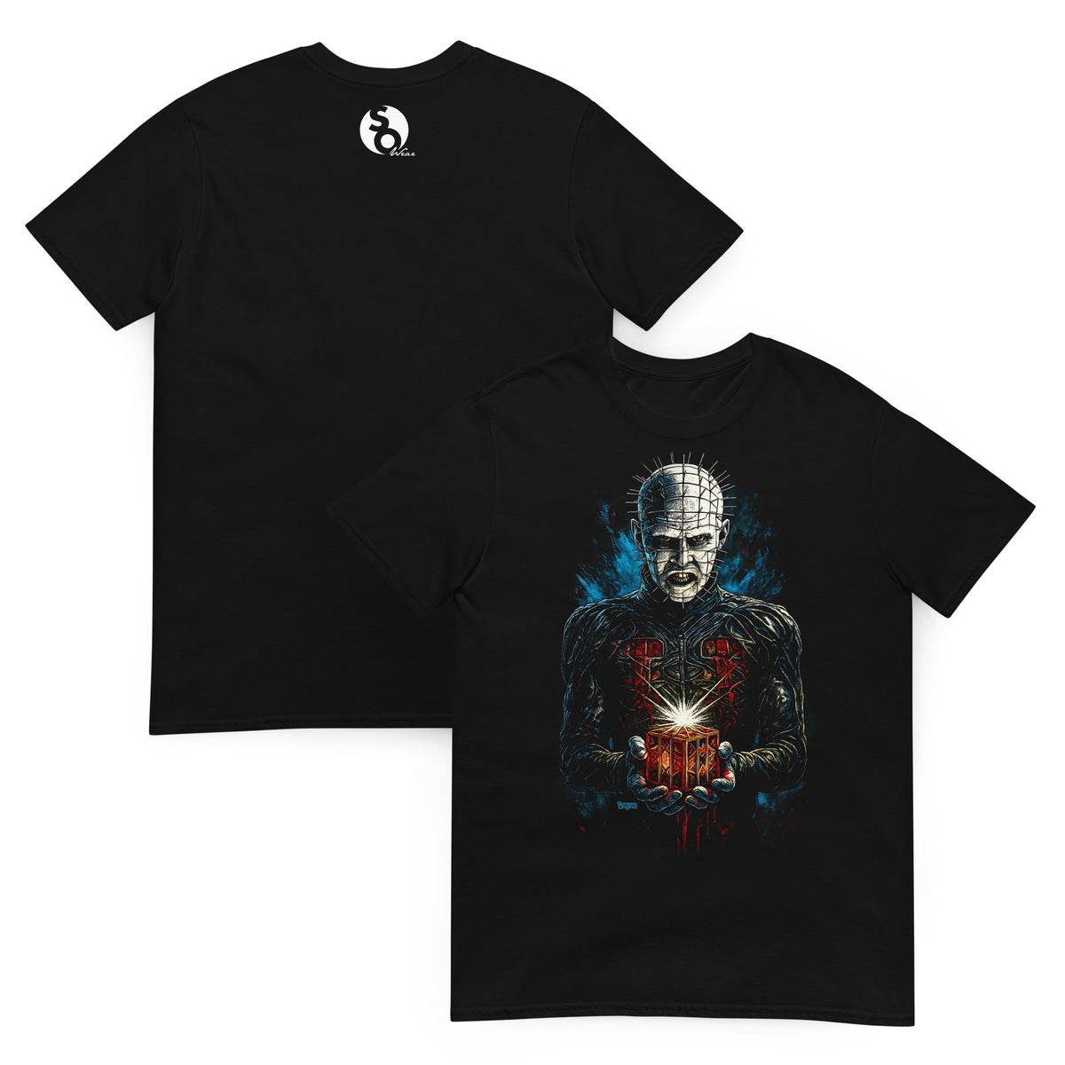 Camiseta negra inspirada en Pinhead y Hellraiser delante y logo SO Wear detrás