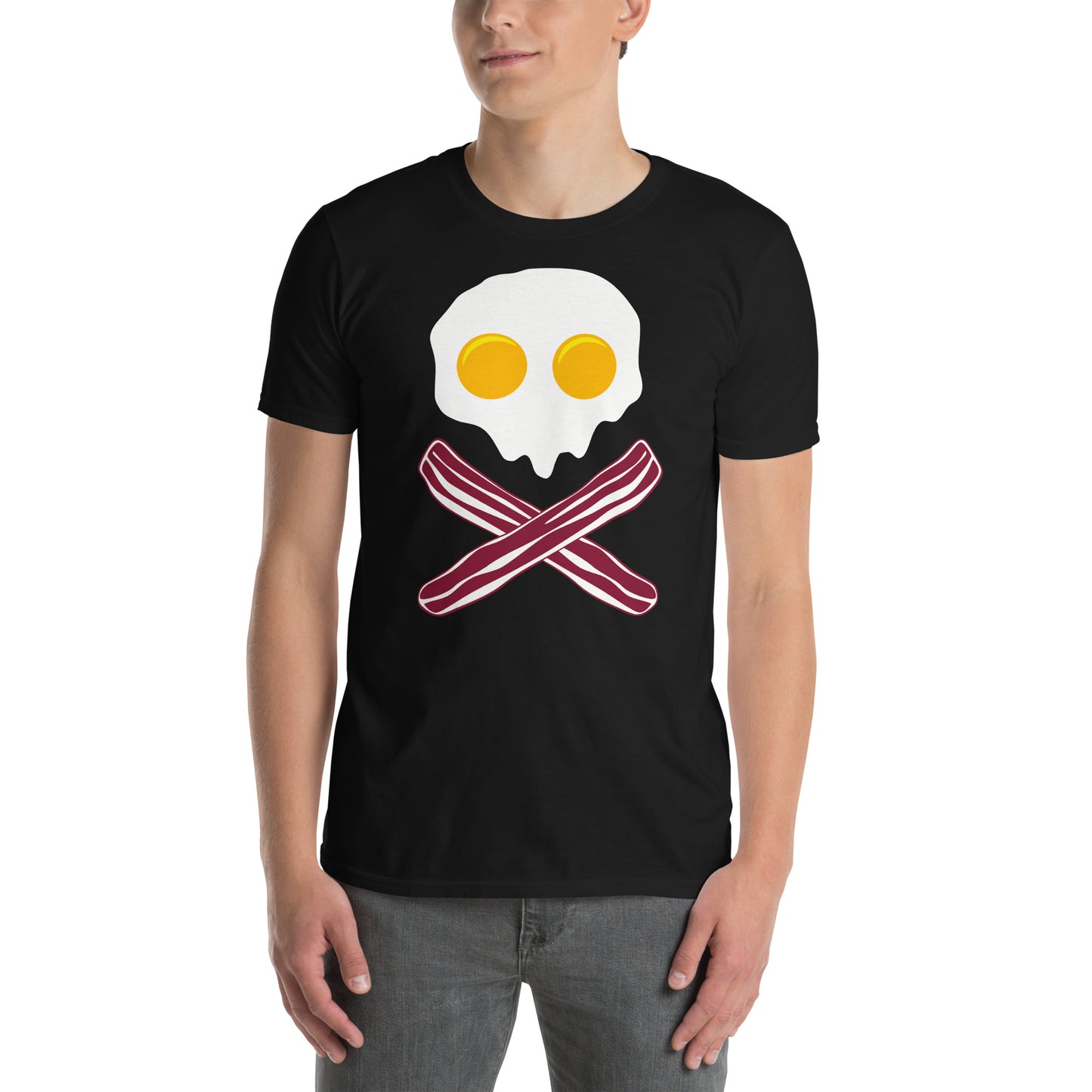 hombre con camiseta calavera huevos y bacon pirata negra