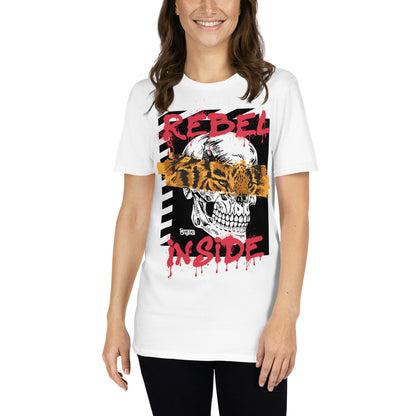 mujer con camiseta skull tigre rebel inside blanca