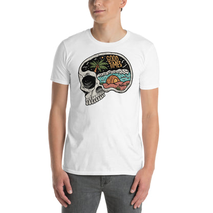 hombre con camiseta calavera surf verano paya blanca