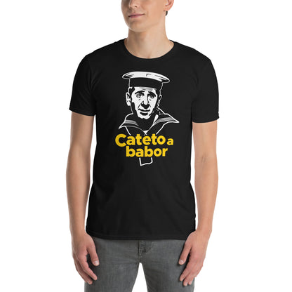 hombre con camiseta cateto a babor alfredo landa negra